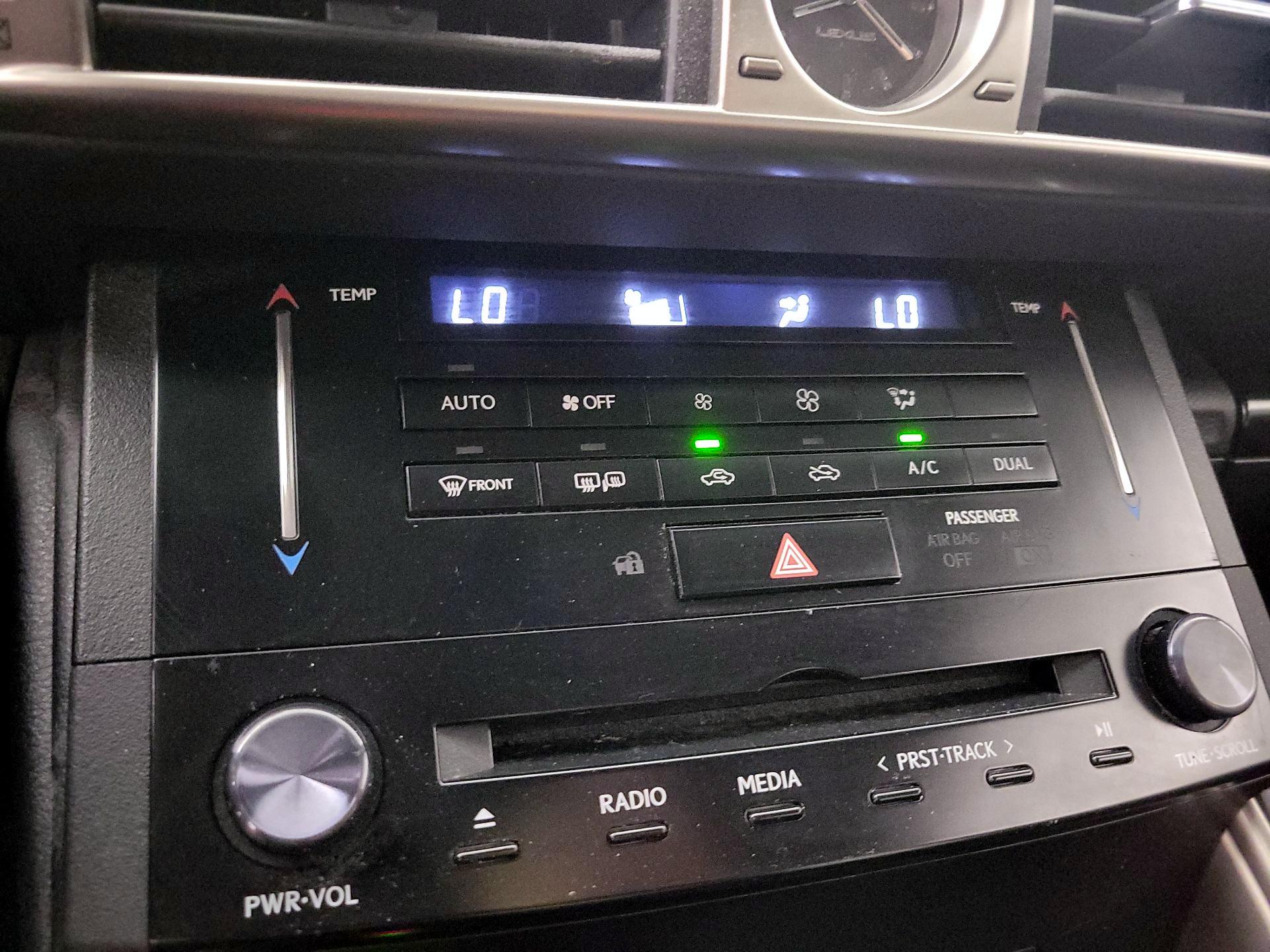 Thumbnail: 2014 Lexus IS - 16