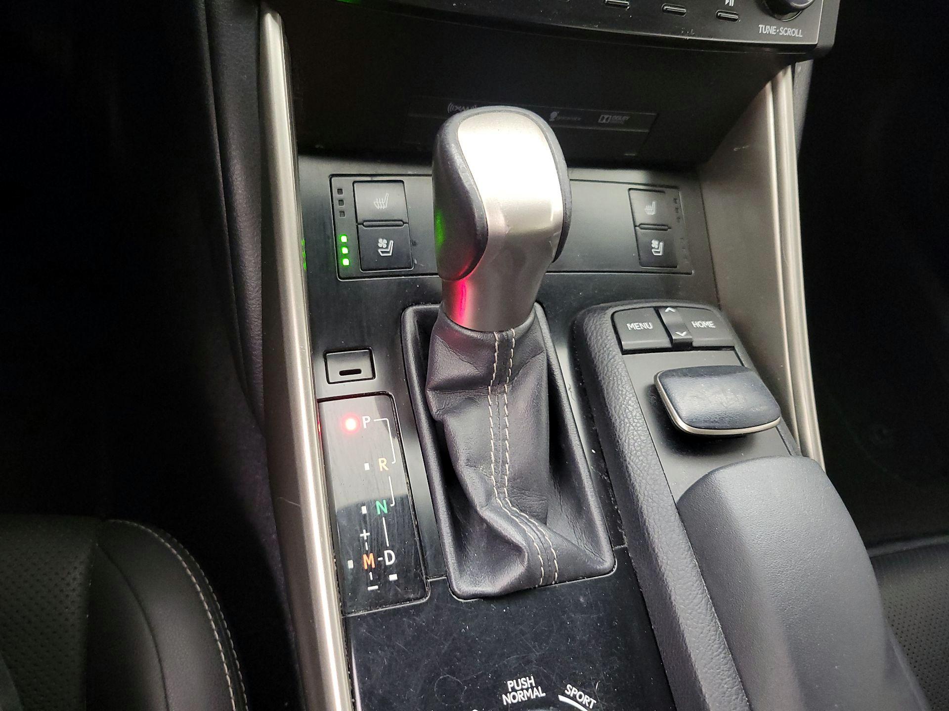 Thumbnail: 2014 Lexus IS - 17