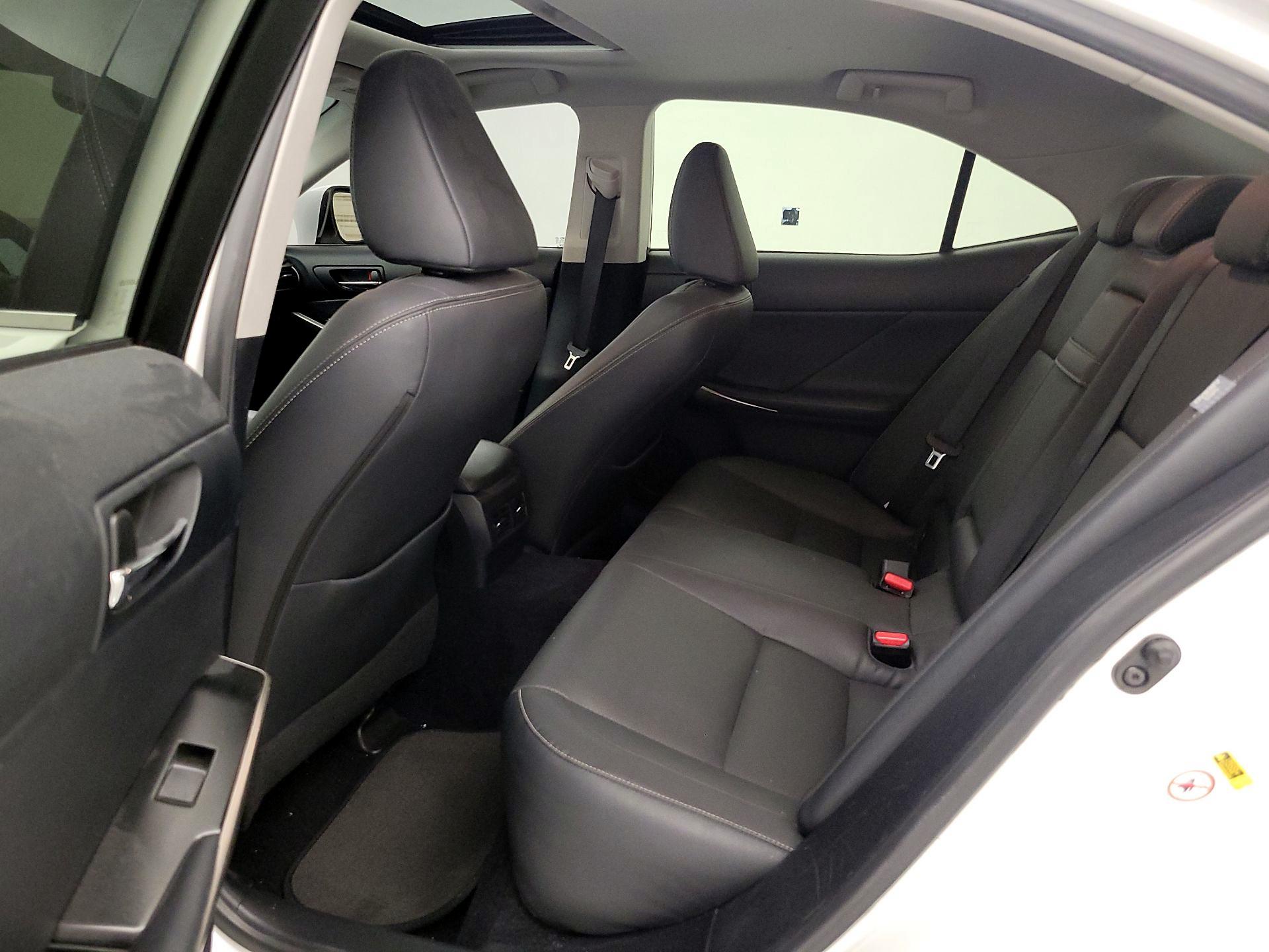 Thumbnail: 2014 Lexus IS - 20