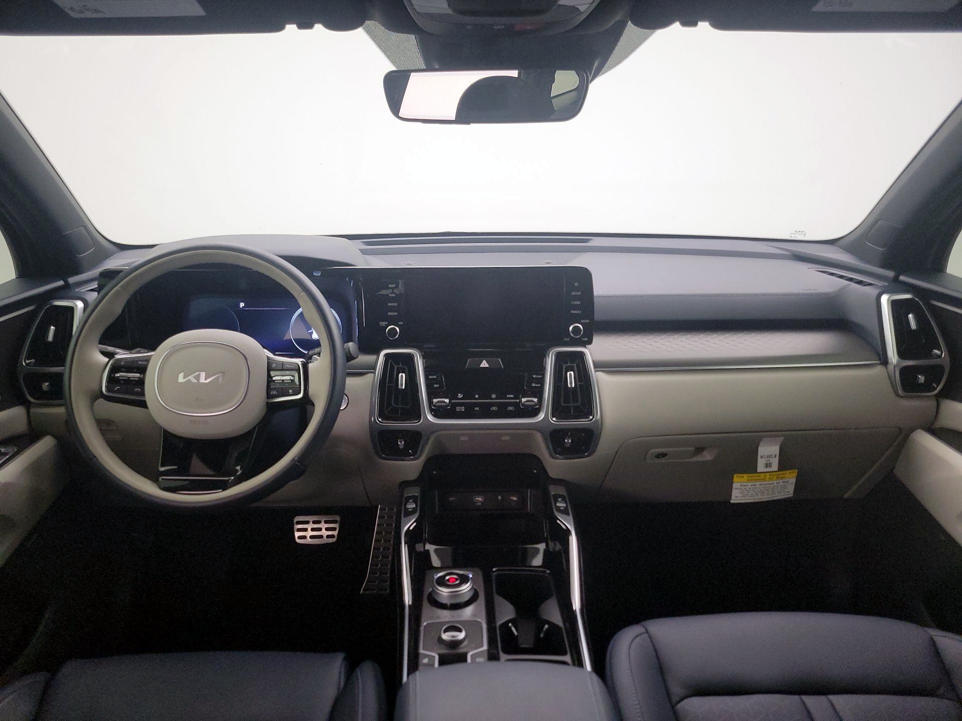 Thumbnail: 2023 Kia Sorento - 9