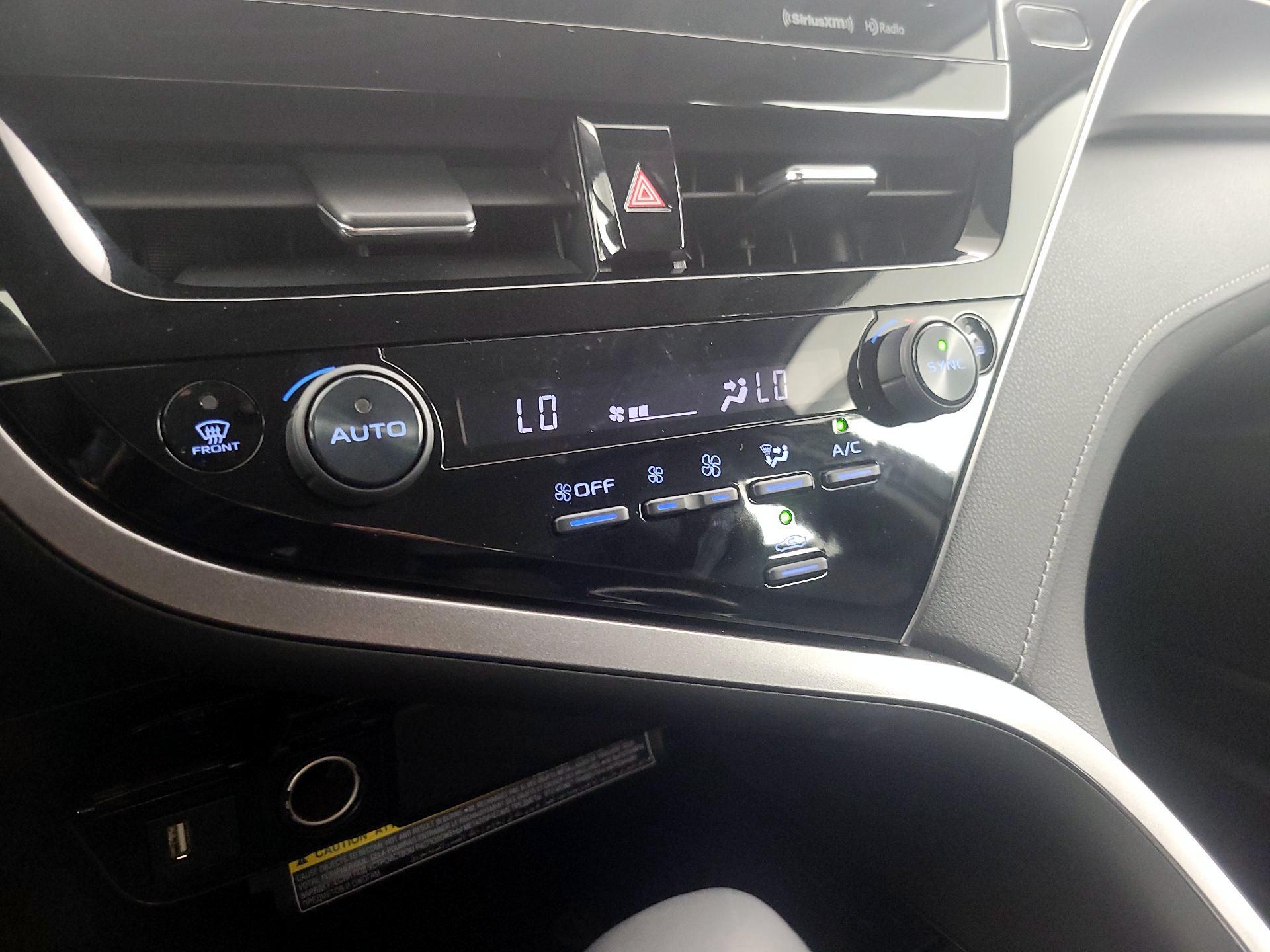 Thumbnail: 2021 Toyota Camry - 16