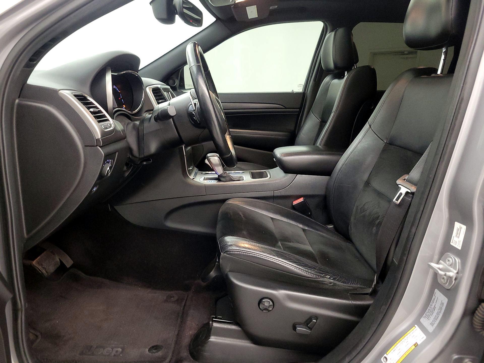 Thumbnail: 2017 Jeep Grand Cherokee - 11