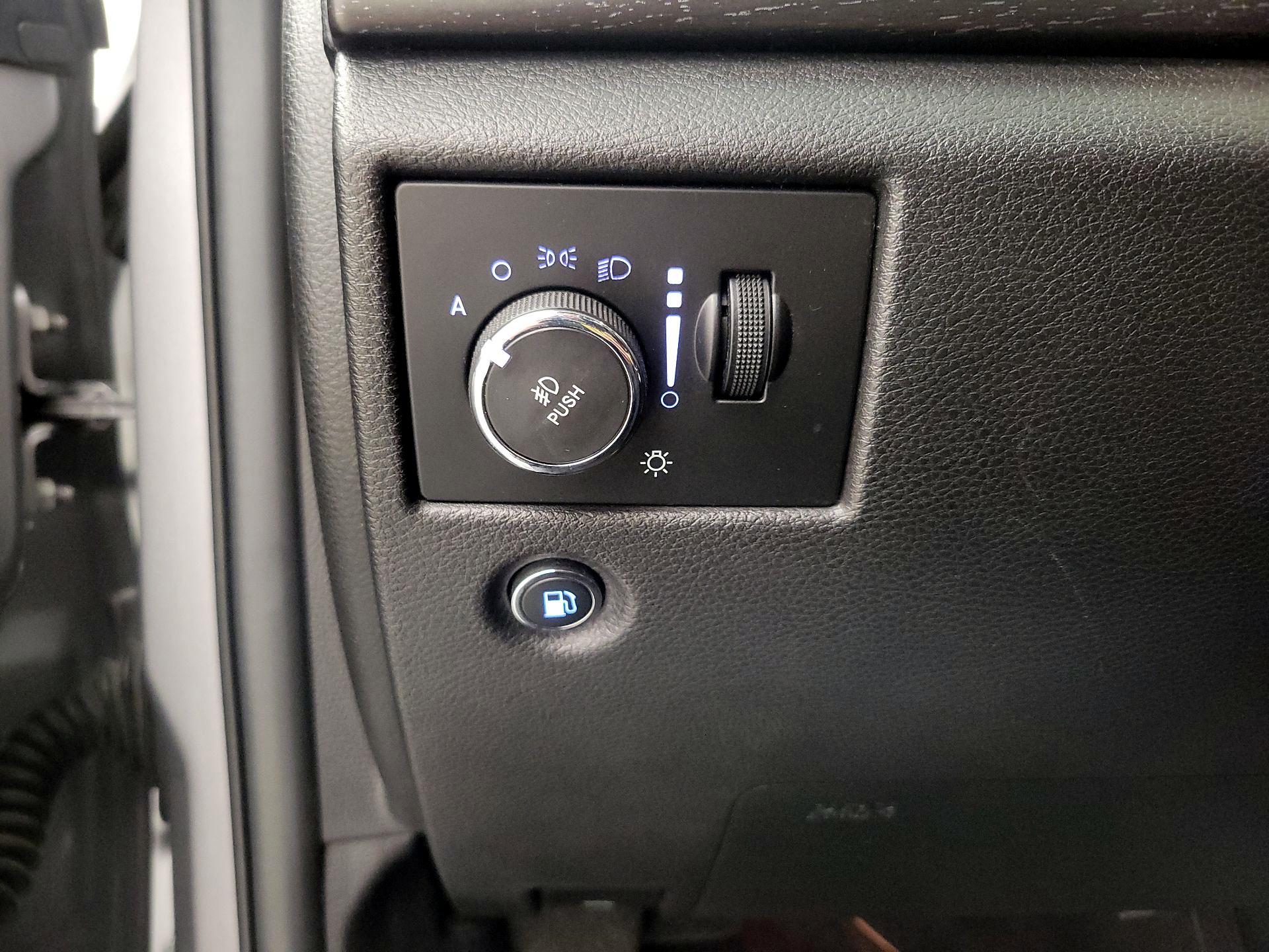 Thumbnail: 2017 Jeep Grand Cherokee - 13