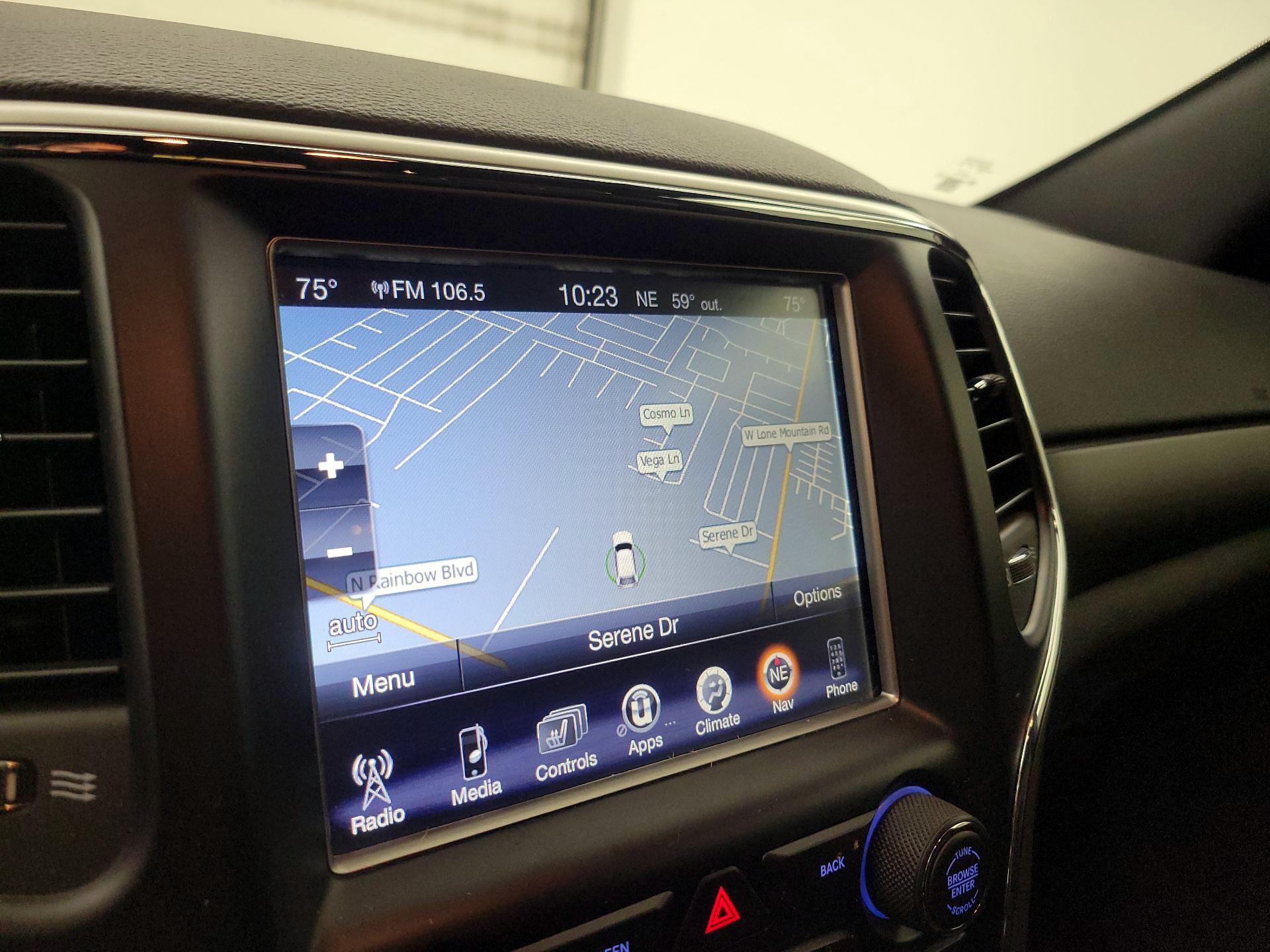 Thumbnail: 2017 Jeep Grand Cherokee - 14