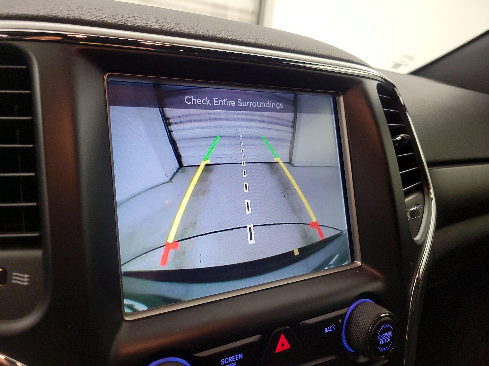 Thumbnail: 2017 Jeep Grand Cherokee - 15