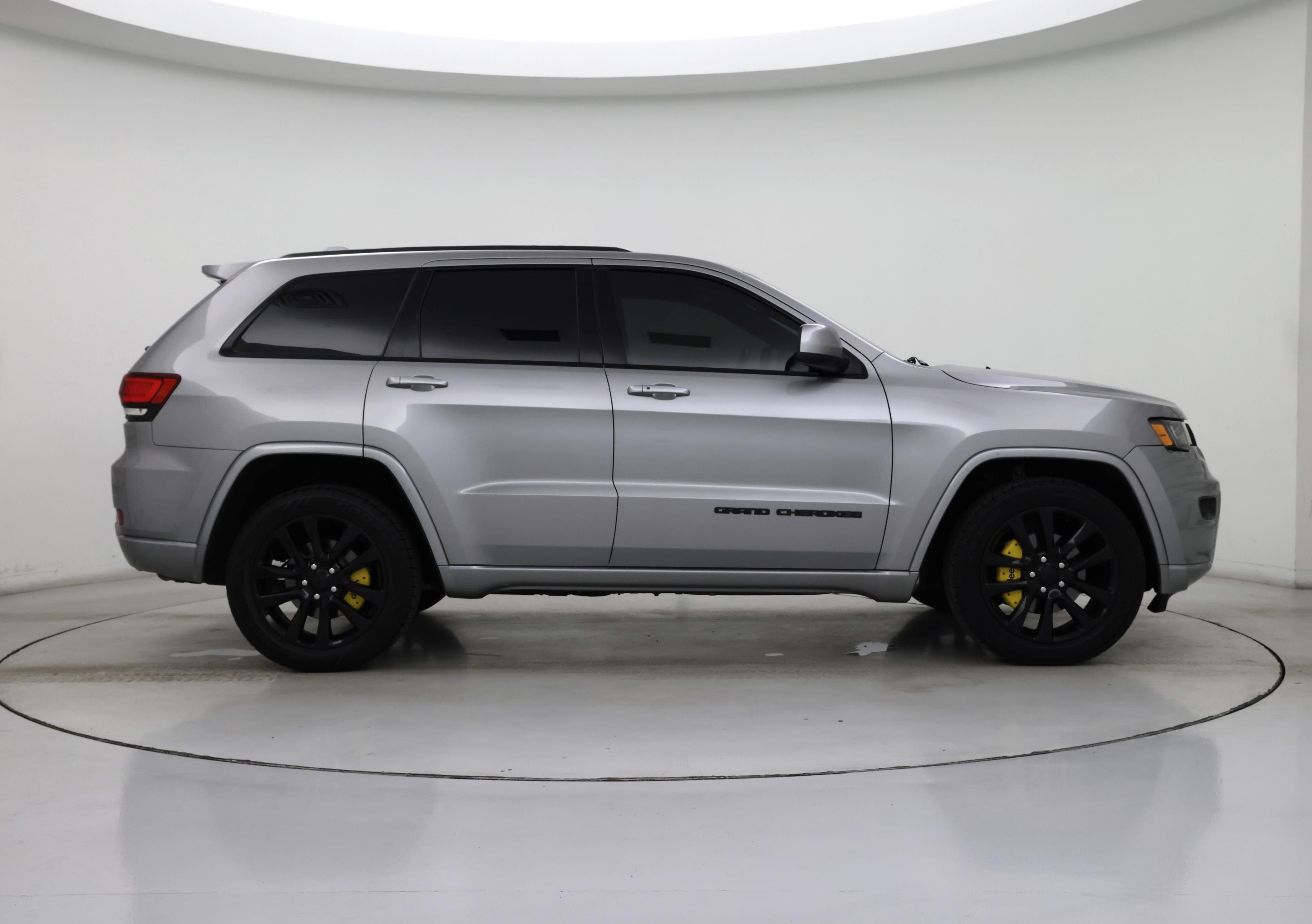 Thumbnail: 2017 Jeep Grand Cherokee - 7