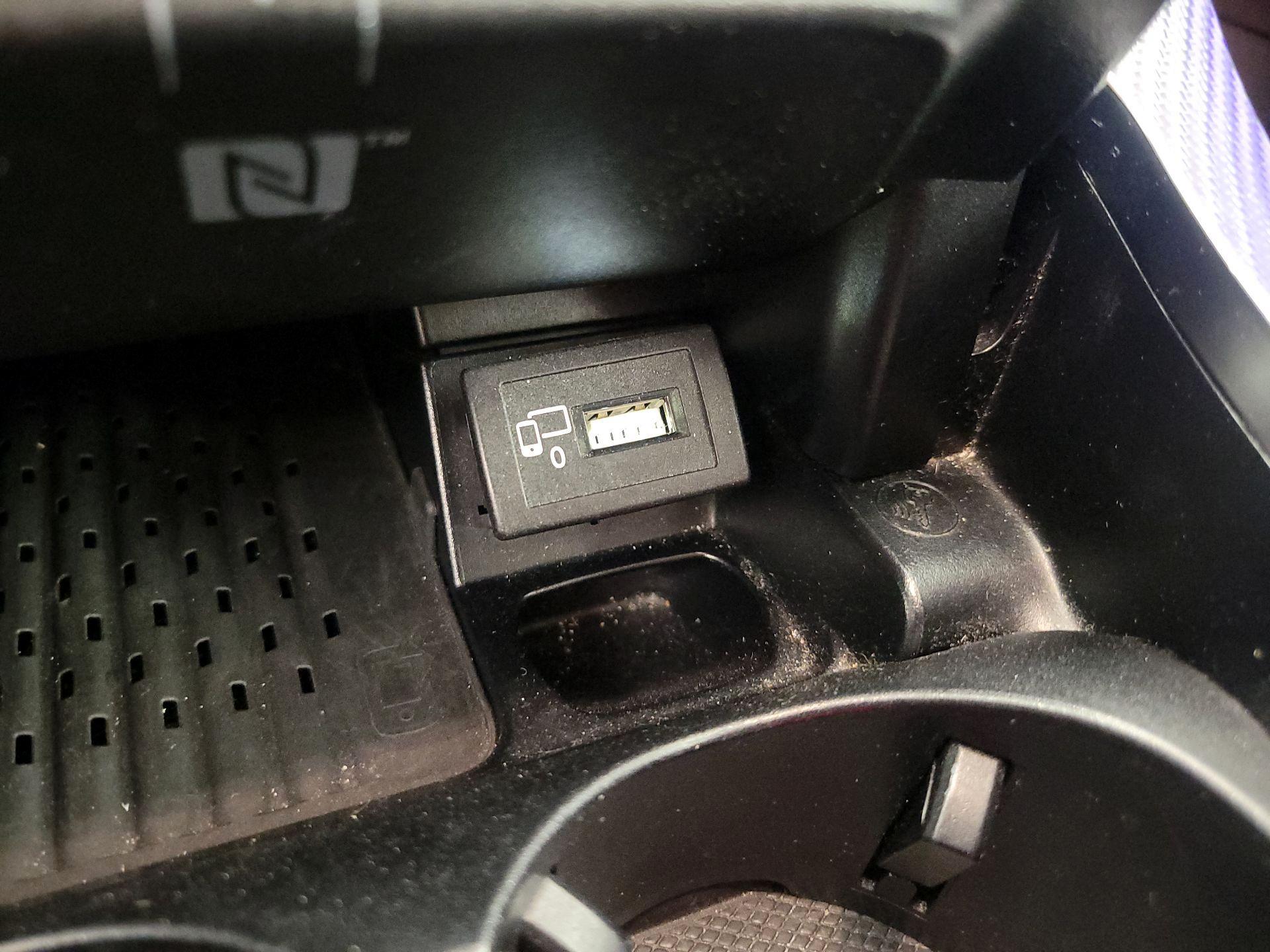 Thumbnail: 2018 Mercedes-Benz E-Class - 19