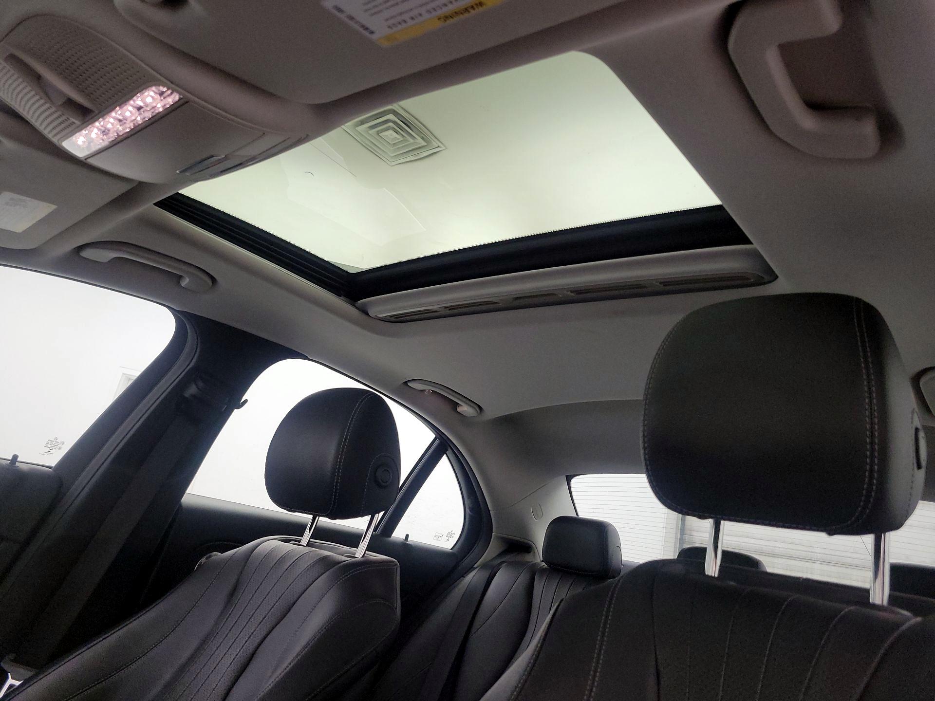 Thumbnail: 2018 Mercedes-Benz E-Class - 20