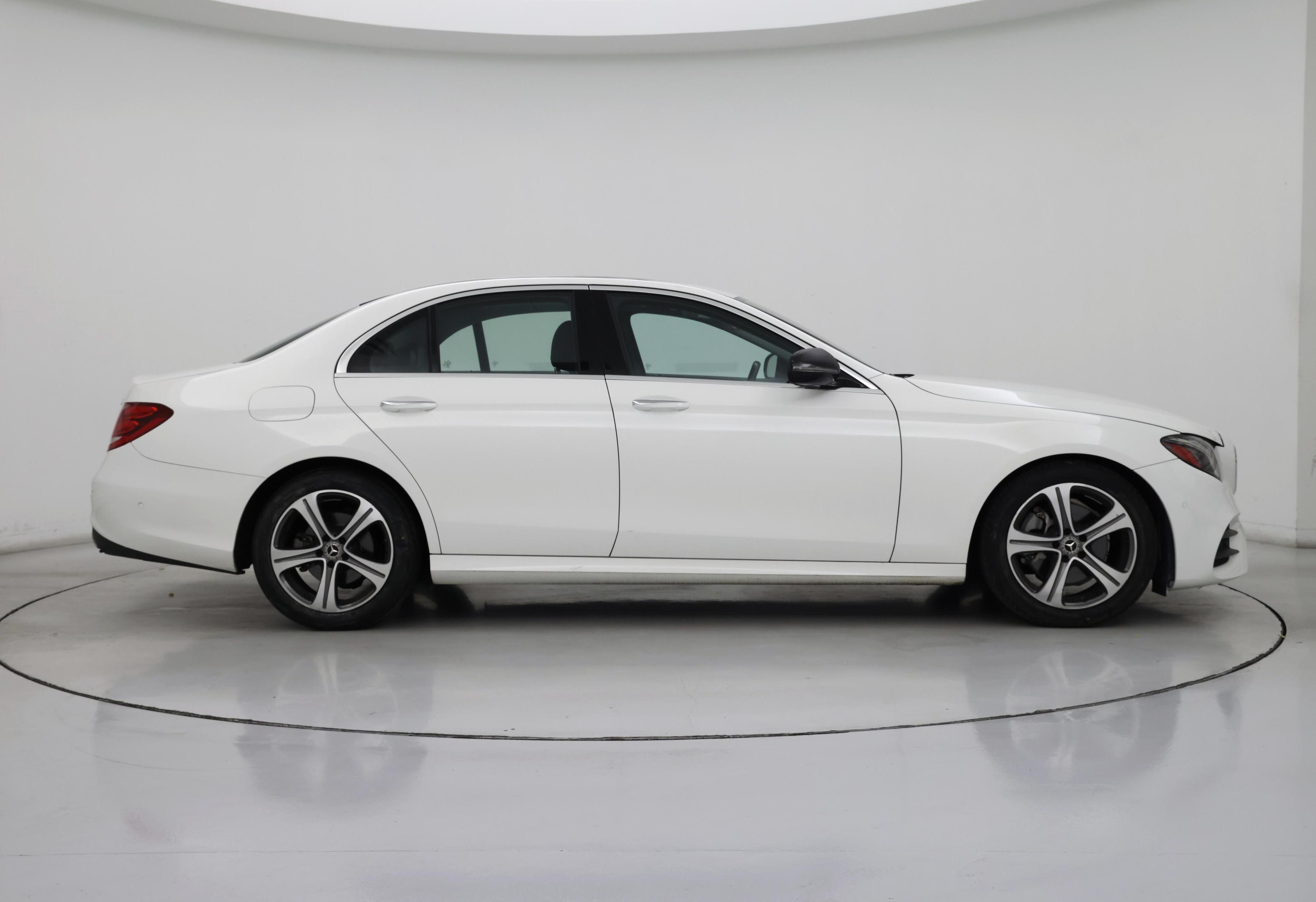 Thumbnail: 2018 Mercedes-Benz E-Class - 7