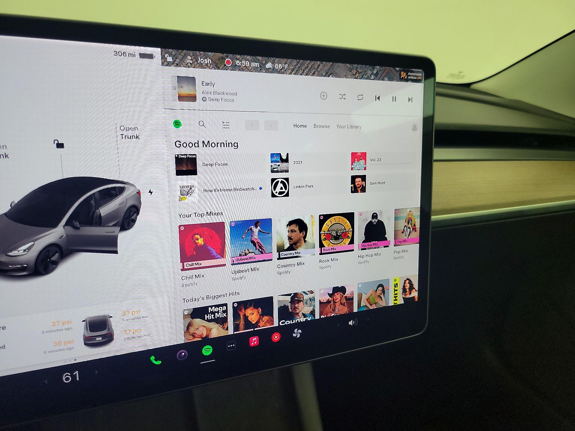 Thumbnail: 2022 Tesla Model 3 - 15