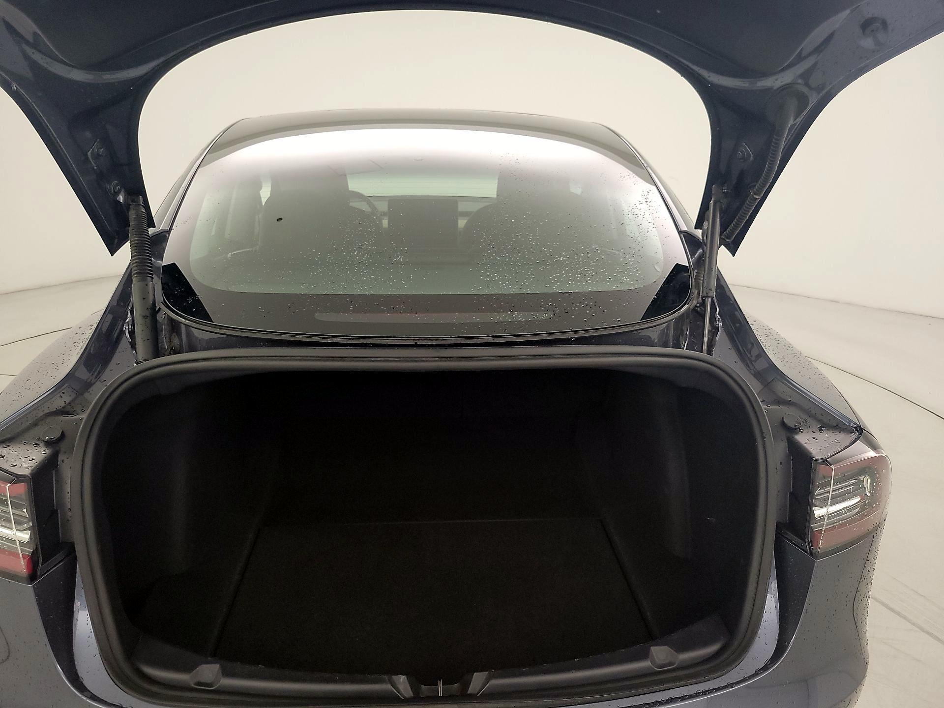 Thumbnail: 2022 Tesla Model 3 - 19