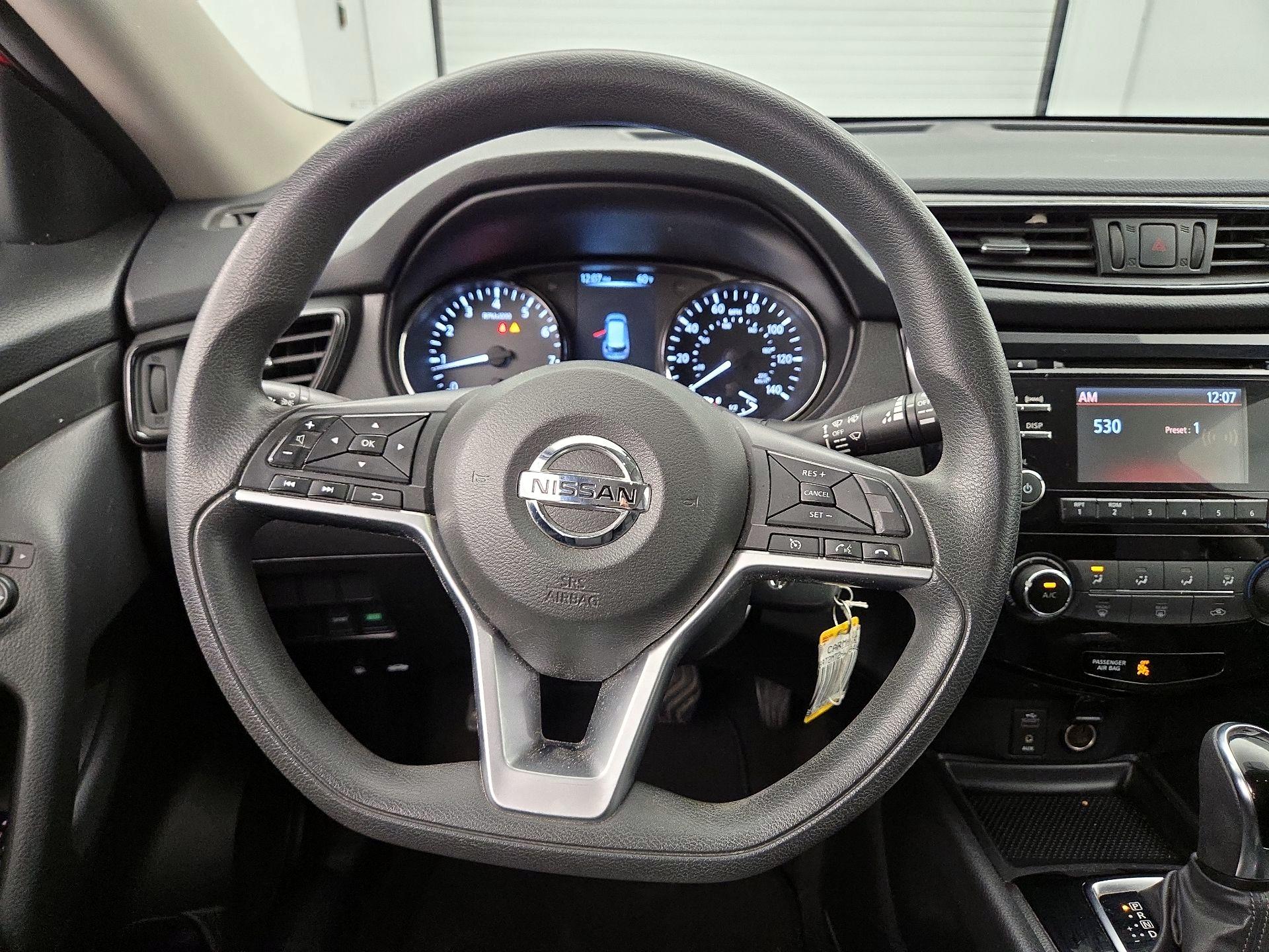 Thumbnail: 2017 Nissan Rogue - 10