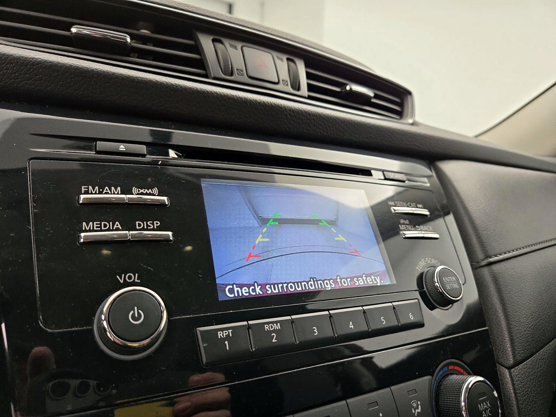 Thumbnail: 2017 Nissan Rogue - 14