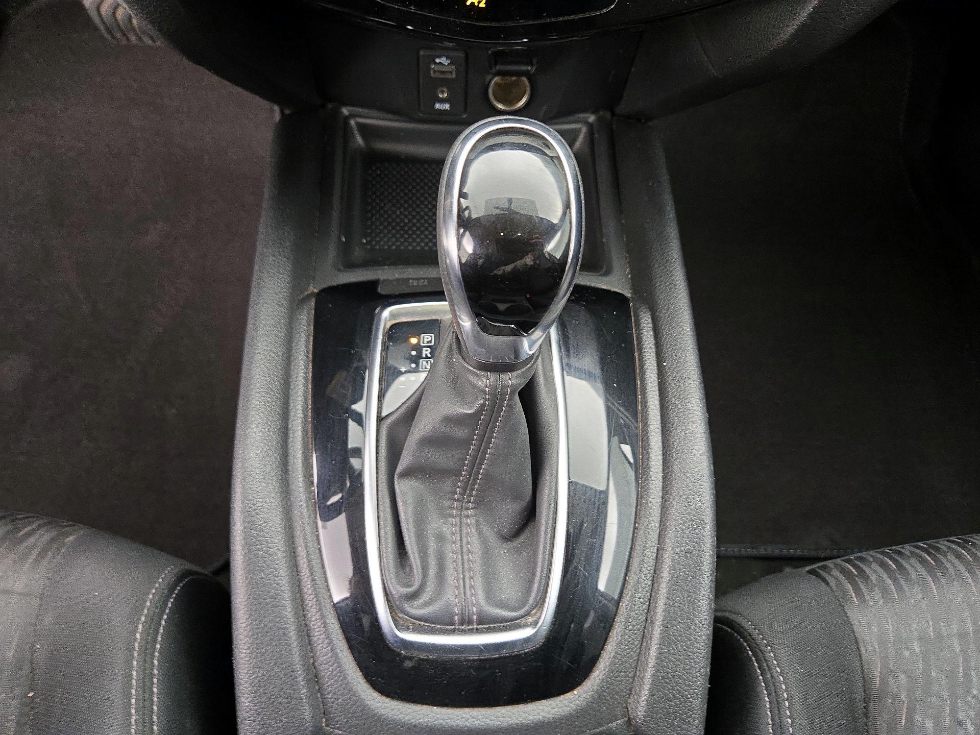 Thumbnail: 2017 Nissan Rogue - 17