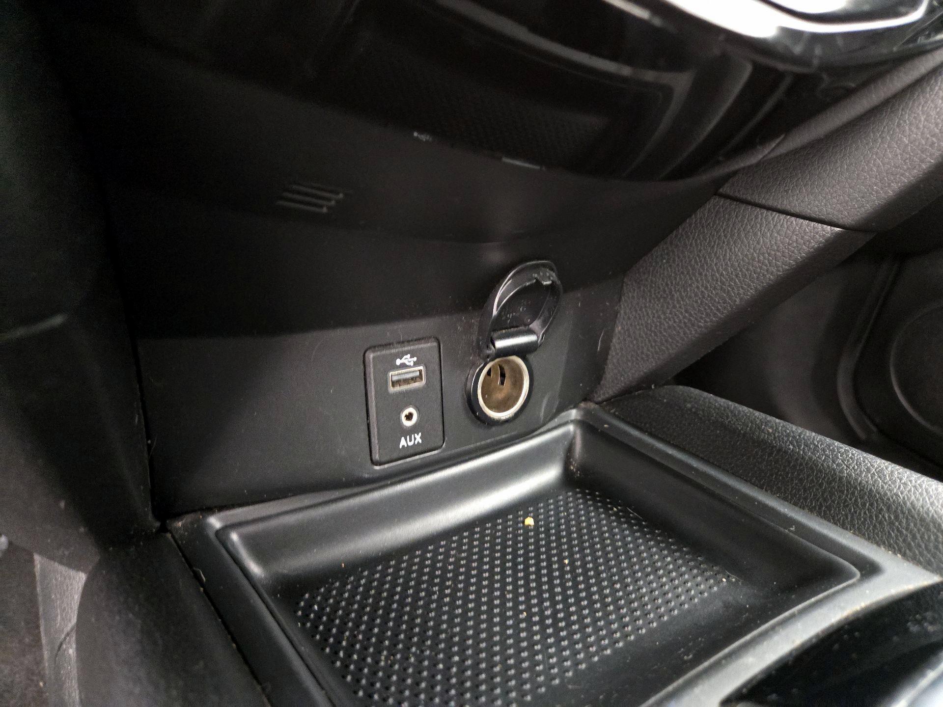 Thumbnail: 2017 Nissan Rogue - 18