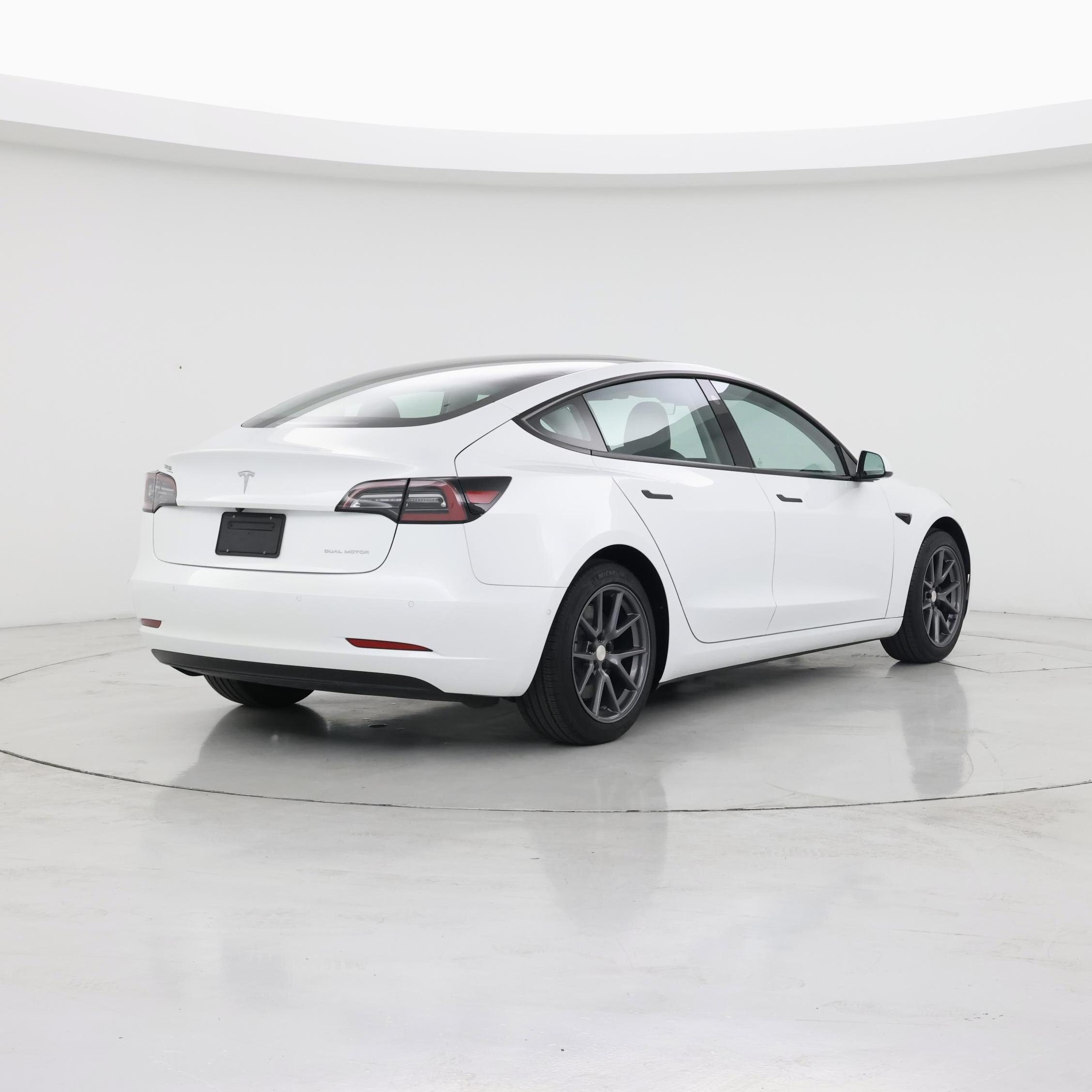 Thumbnail: 2022 Tesla Model 3 - 8