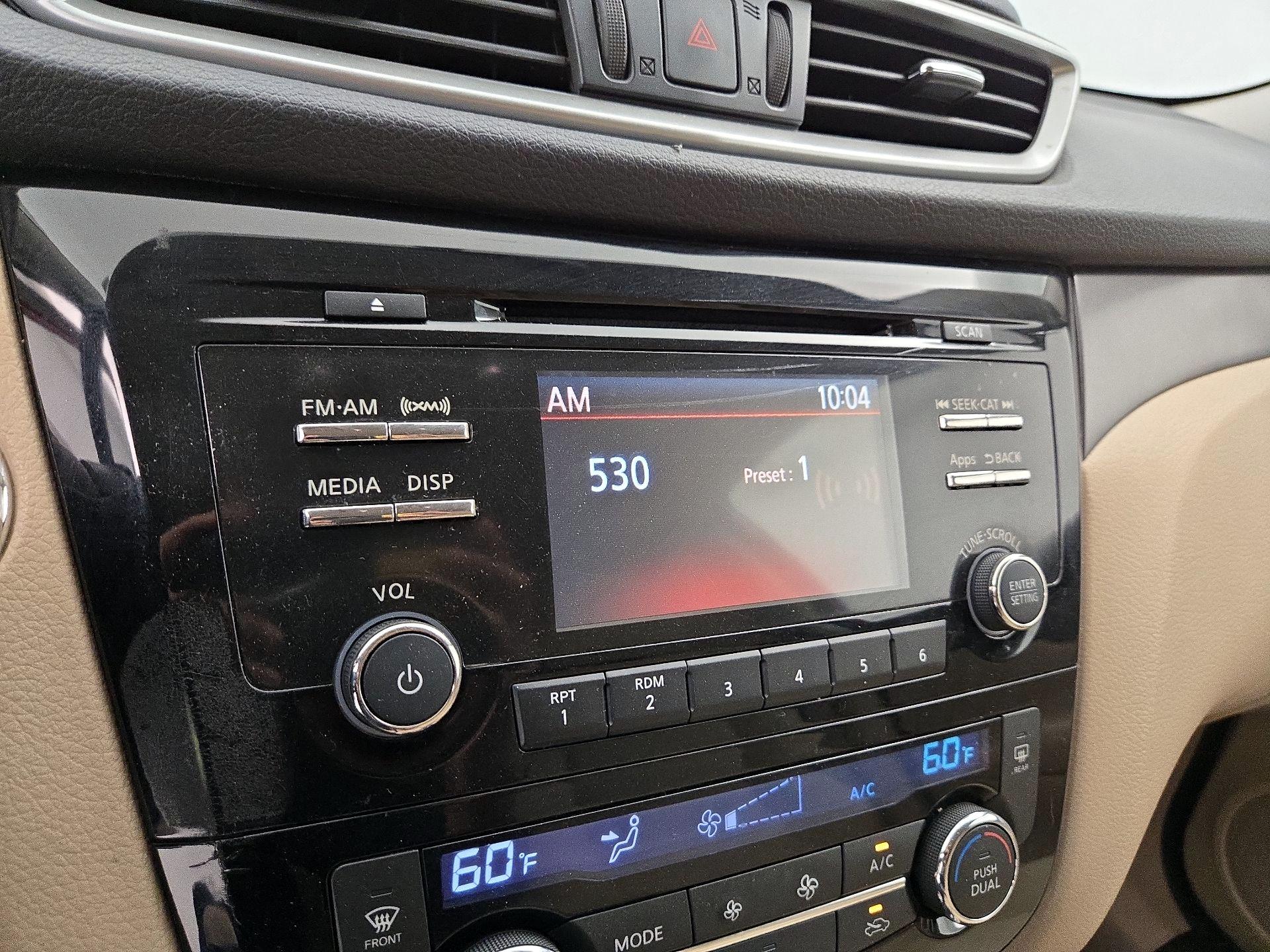 Thumbnail: 2016 Nissan Rogue - 15