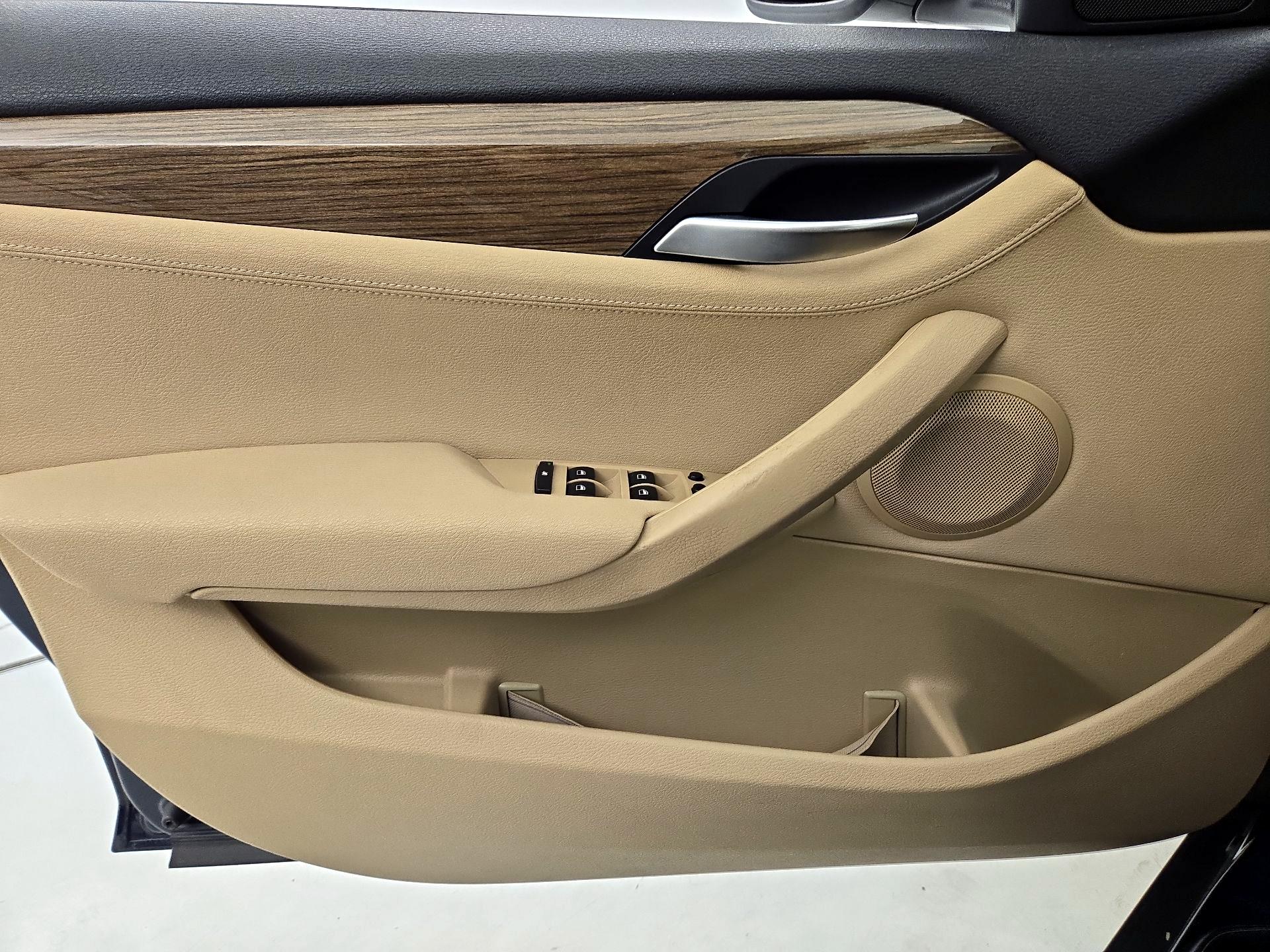 Thumbnail: 2015 BMW X1 - 12