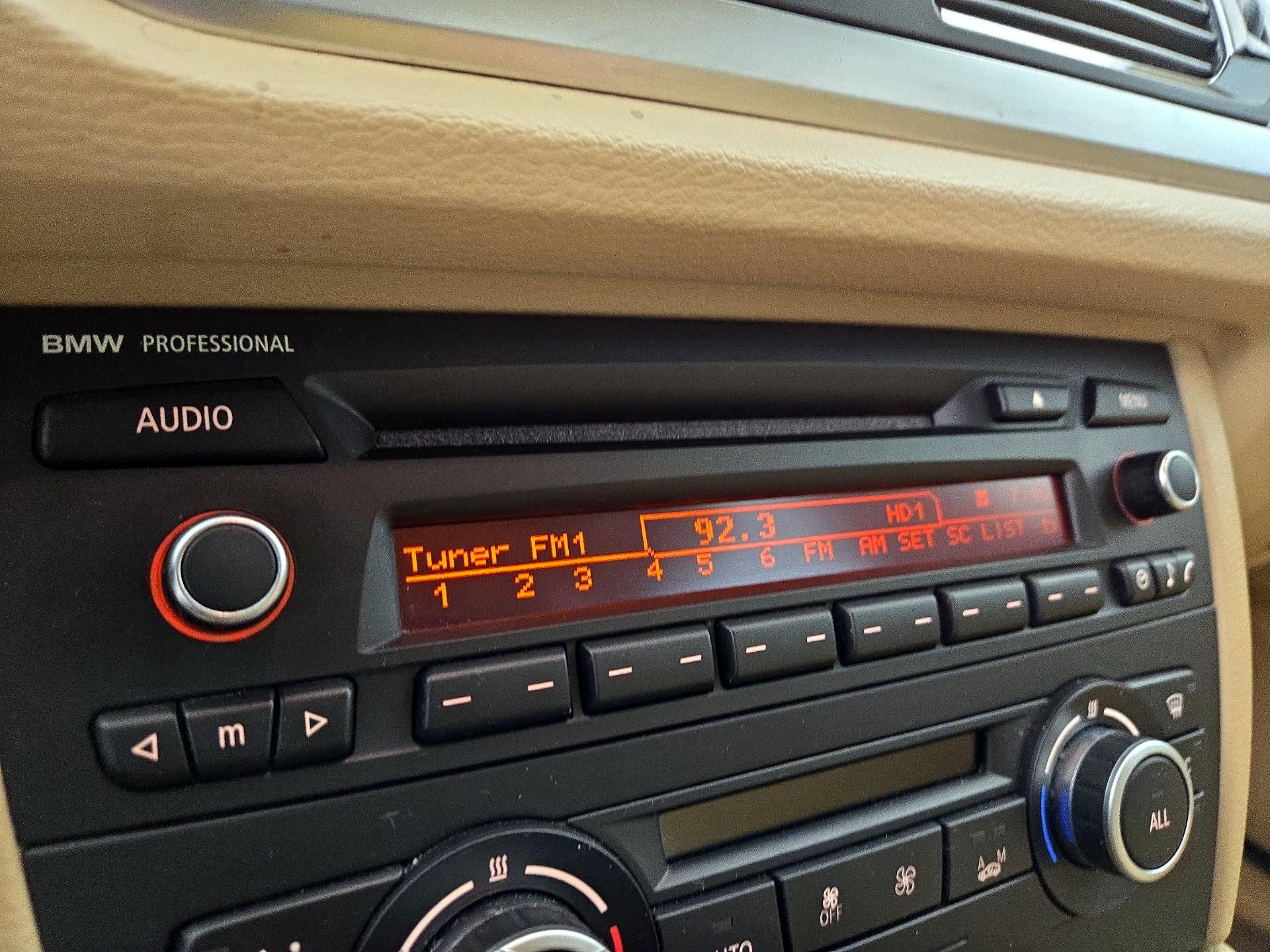 Thumbnail: 2015 BMW X1 - 14