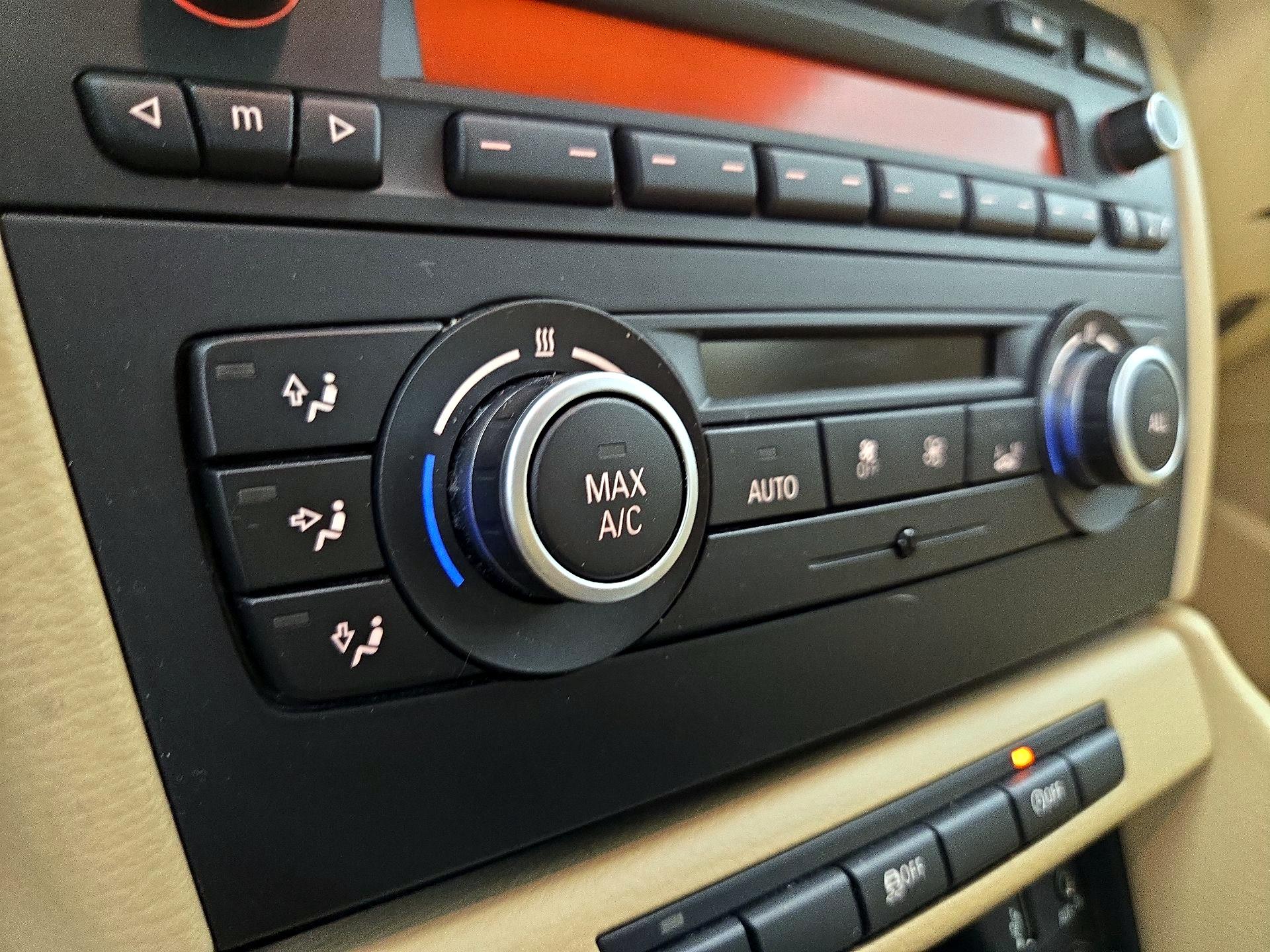 Thumbnail: 2015 BMW X1 - 15