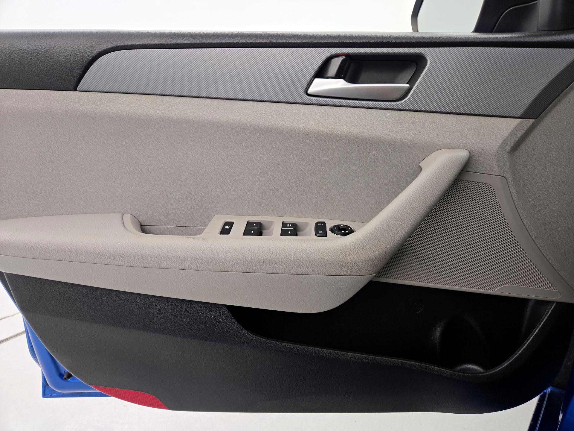 Thumbnail: 2018 Hyundai Sonata - 12