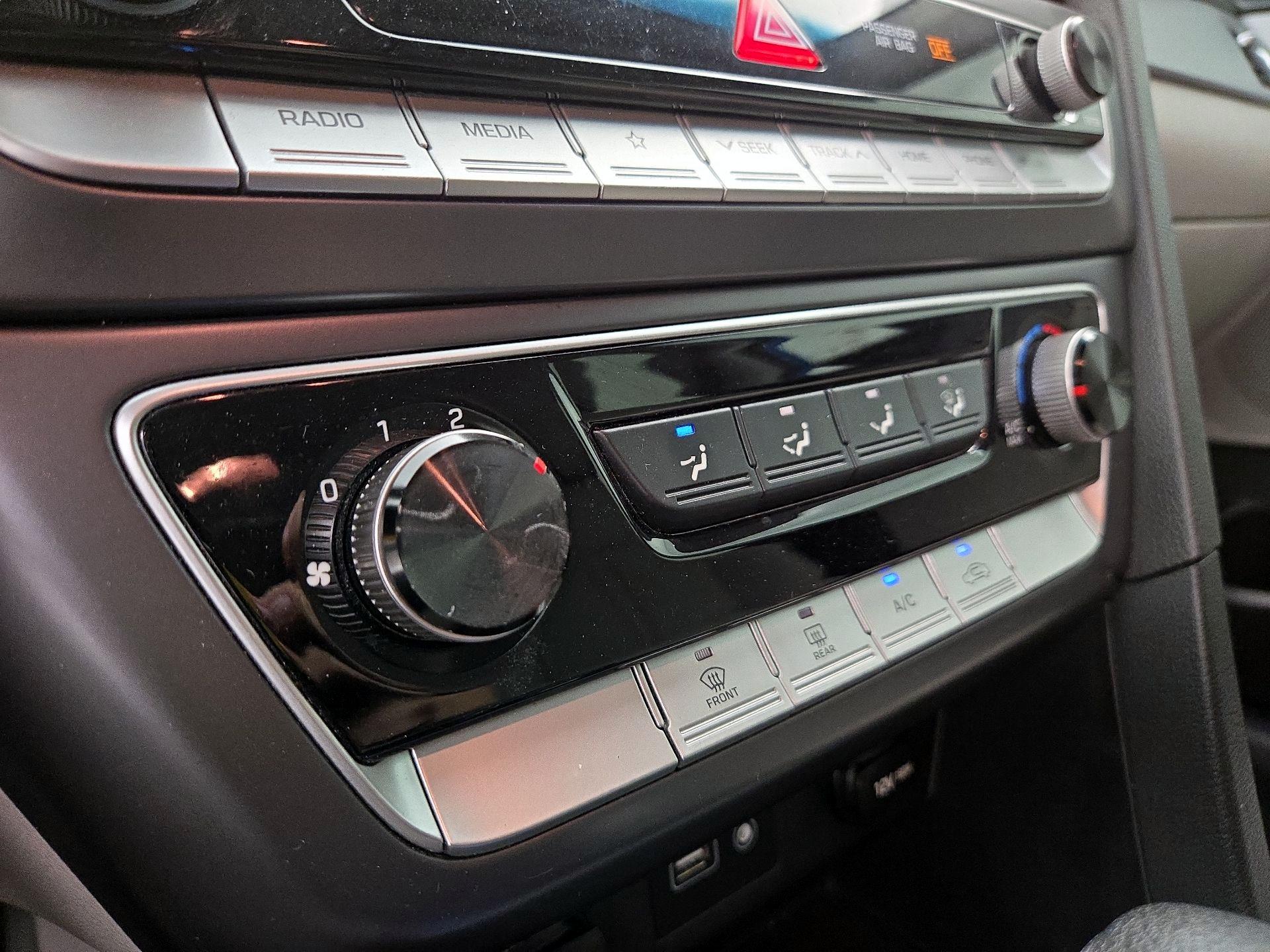 Thumbnail: 2018 Hyundai Sonata - 16