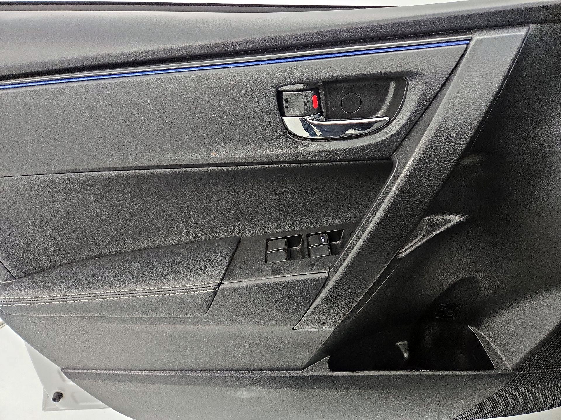 Thumbnail: 2018 Toyota Corolla - 12