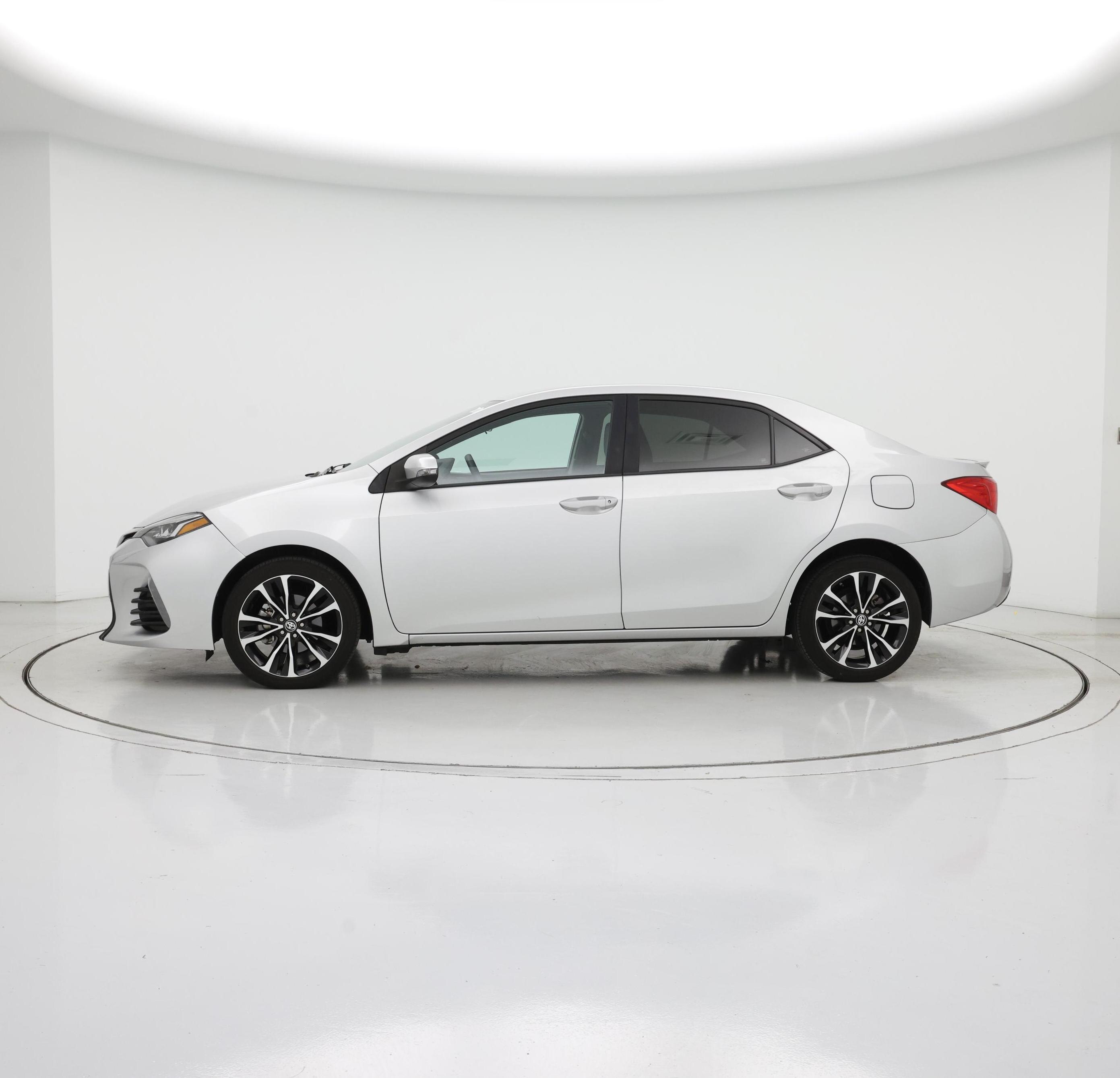 Thumbnail: 2018 Toyota Corolla - 3