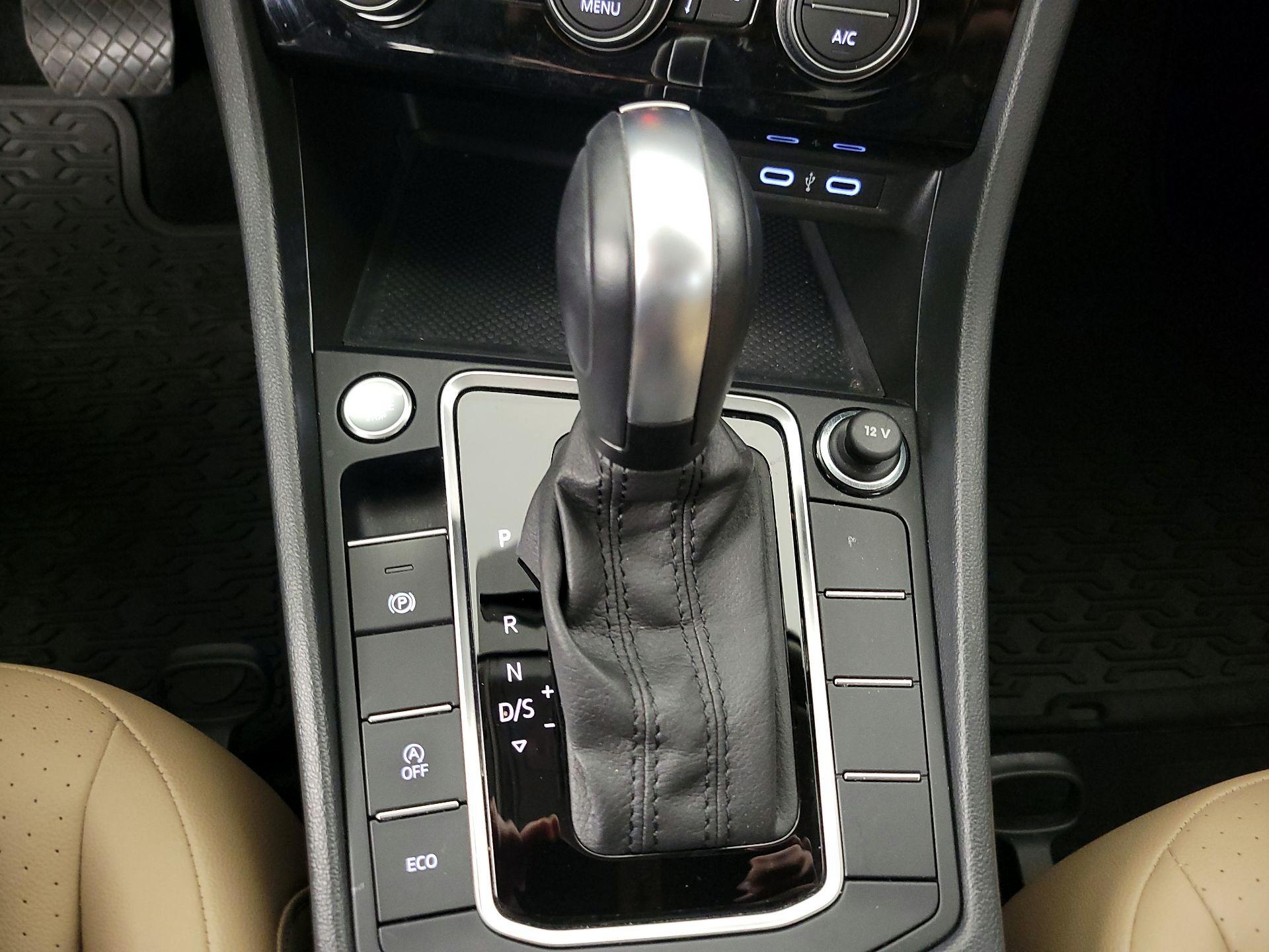 Thumbnail: 2020 Volkswagen Jetta - 17