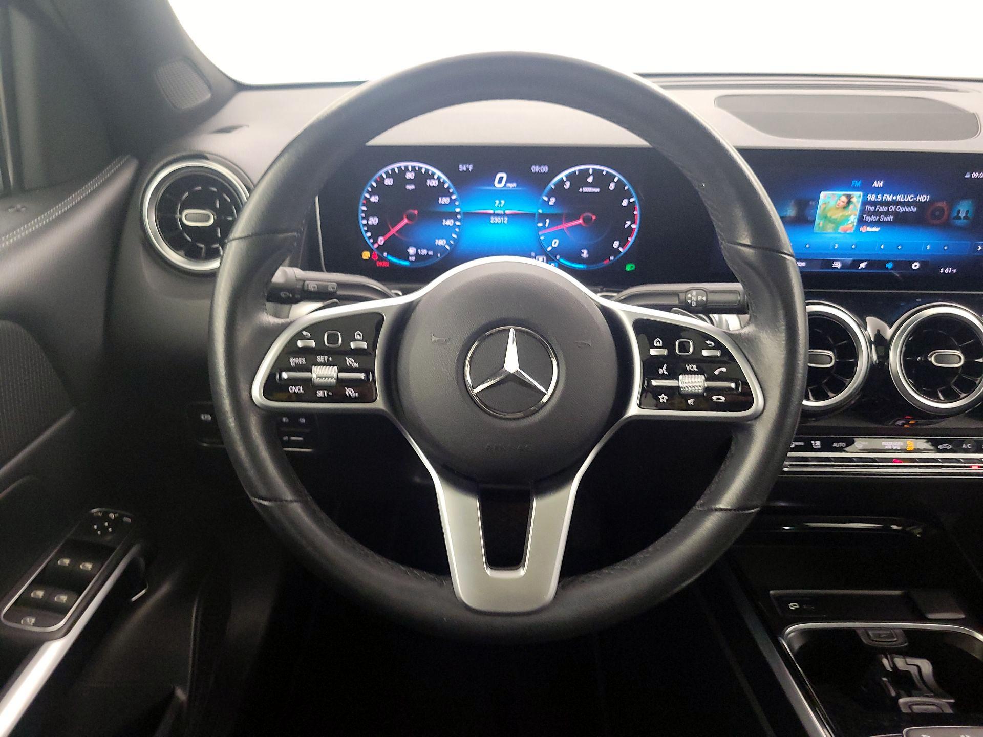 Thumbnail: 2021 Mercedes-Benz GLB - 10