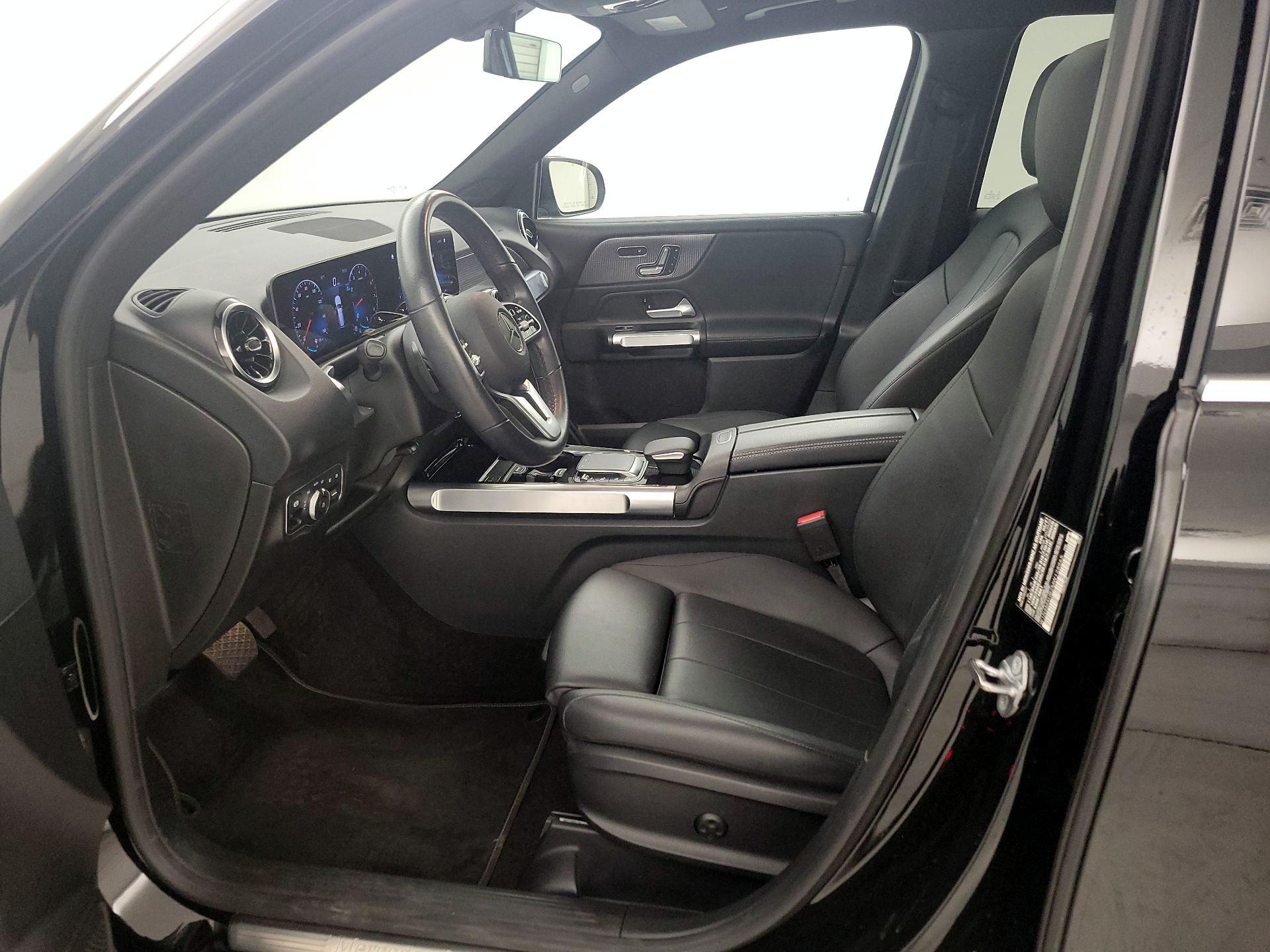 Thumbnail: 2021 Mercedes-Benz GLB - 11