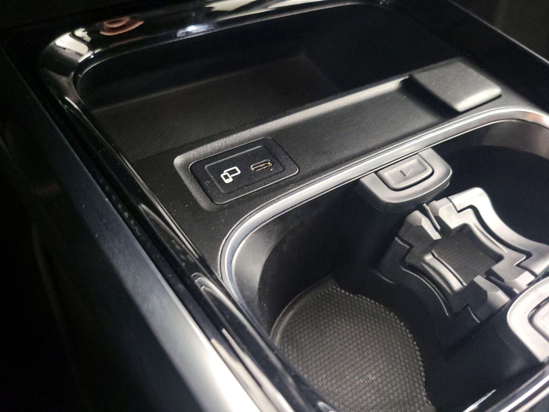 Thumbnail: 2021 Mercedes-Benz GLB - 18