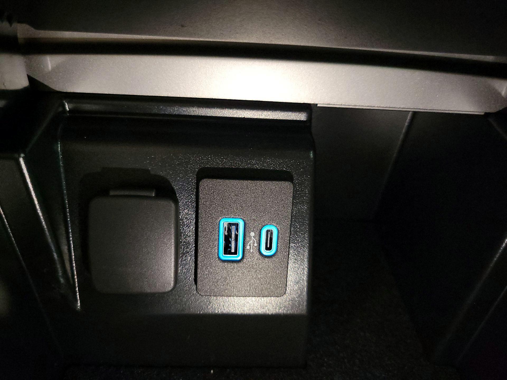 Thumbnail: 2023 Ford Explorer - 18