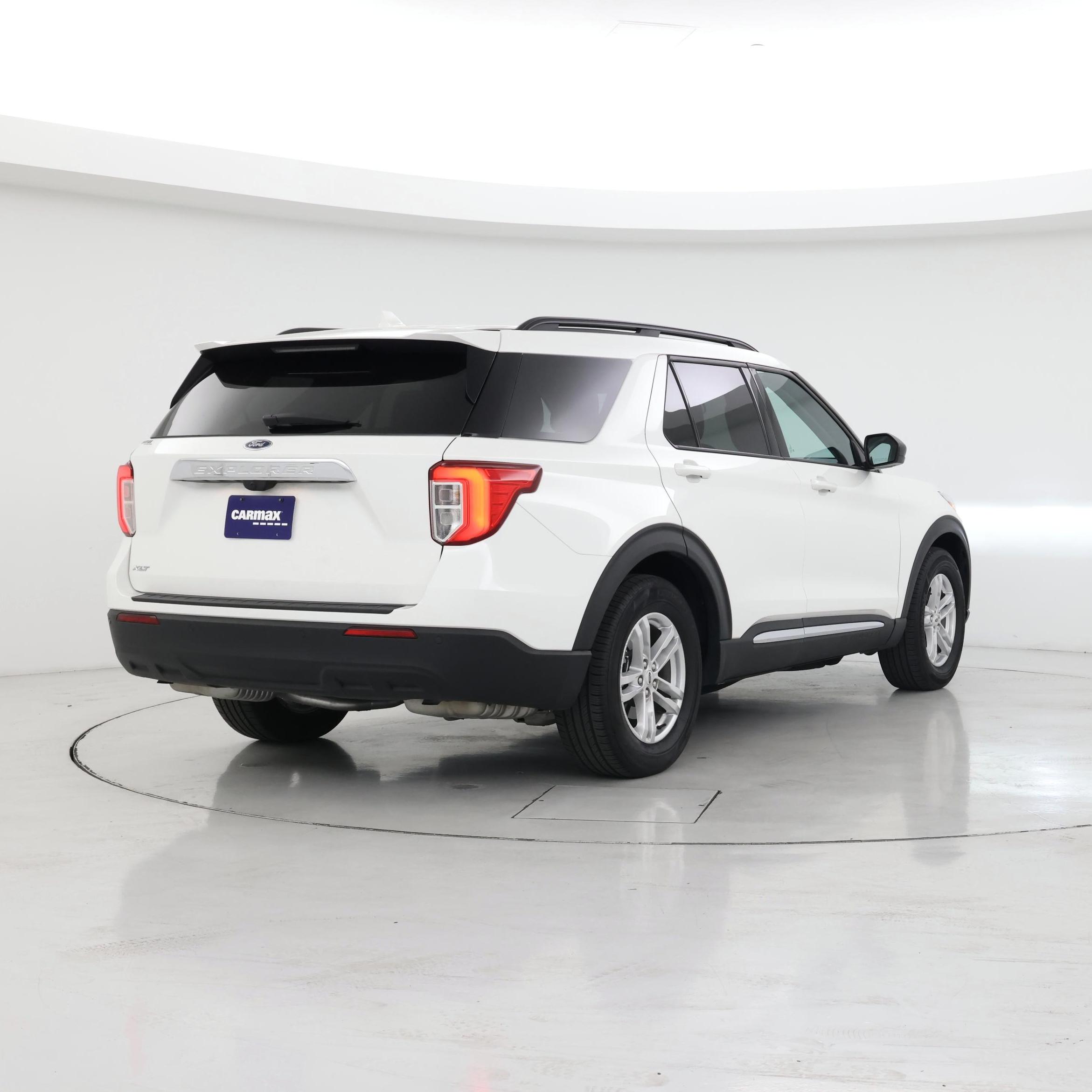 Thumbnail: 2023 Ford Explorer - 8