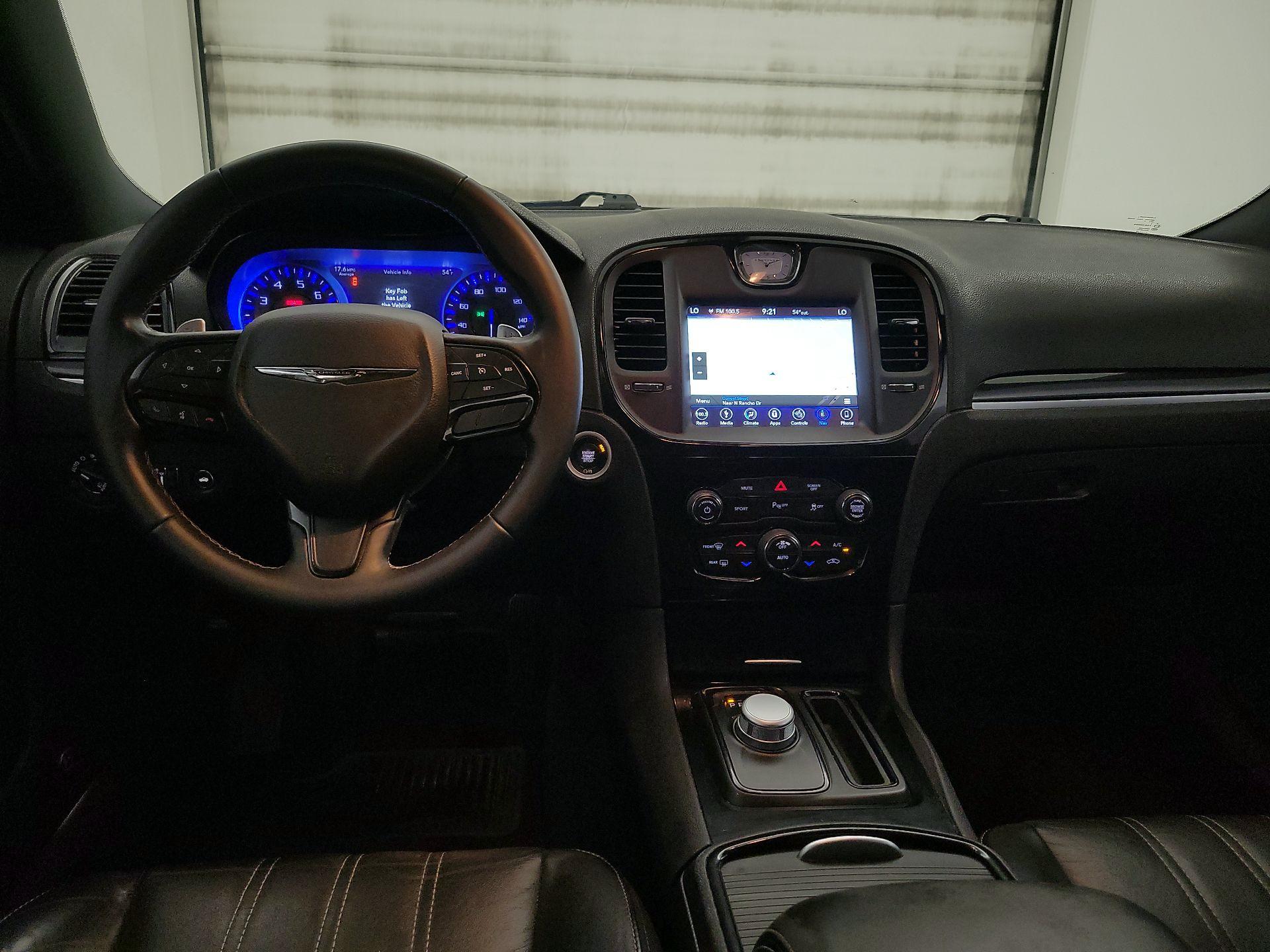 Thumbnail: 2018 Chrysler 300 - 9