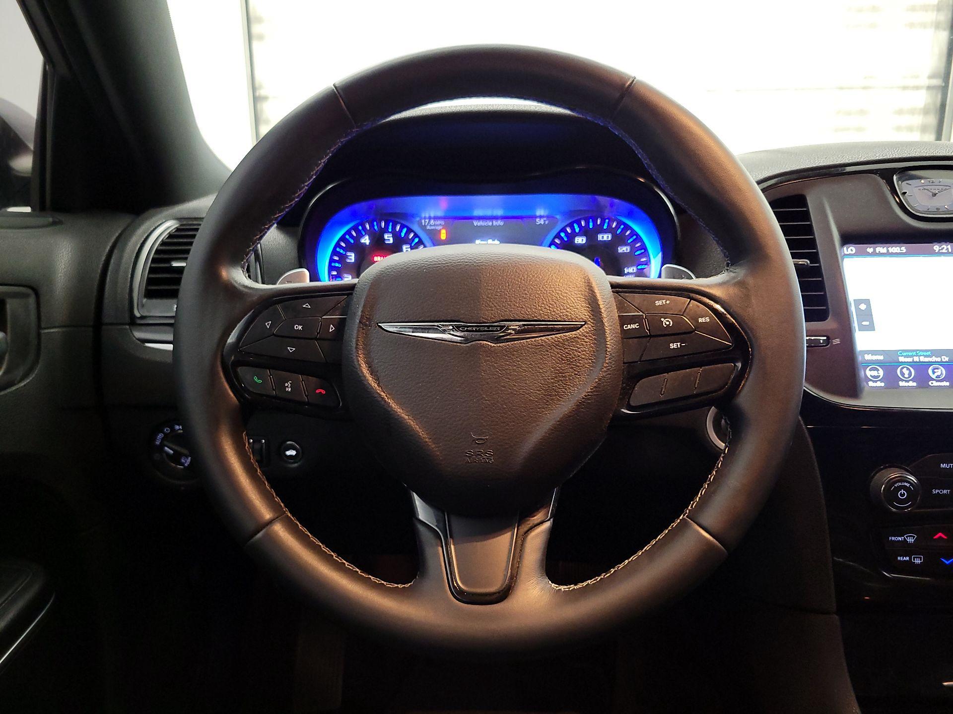 Thumbnail: 2018 Chrysler 300 - 10