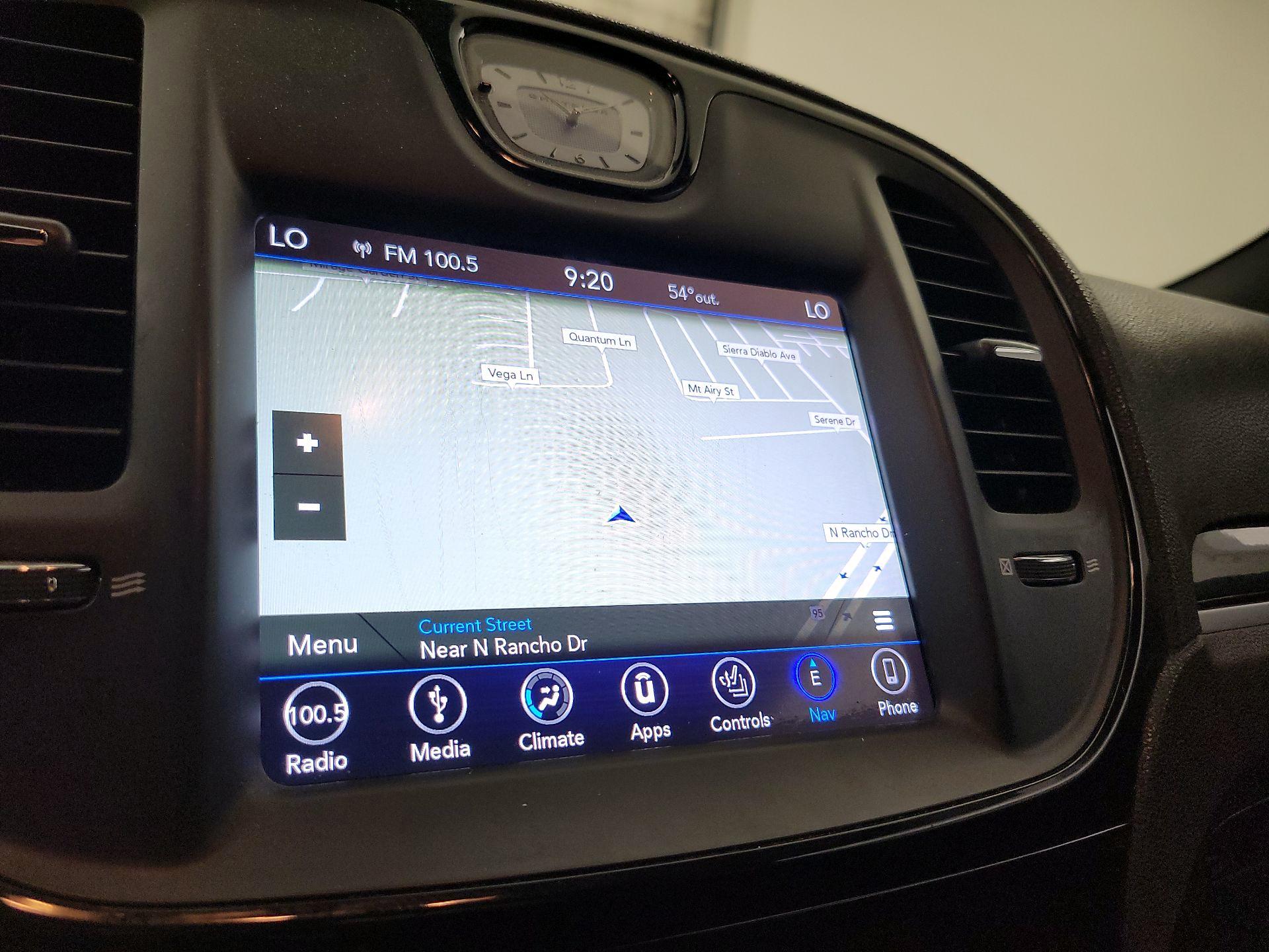 Thumbnail: 2018 Chrysler 300 - 14