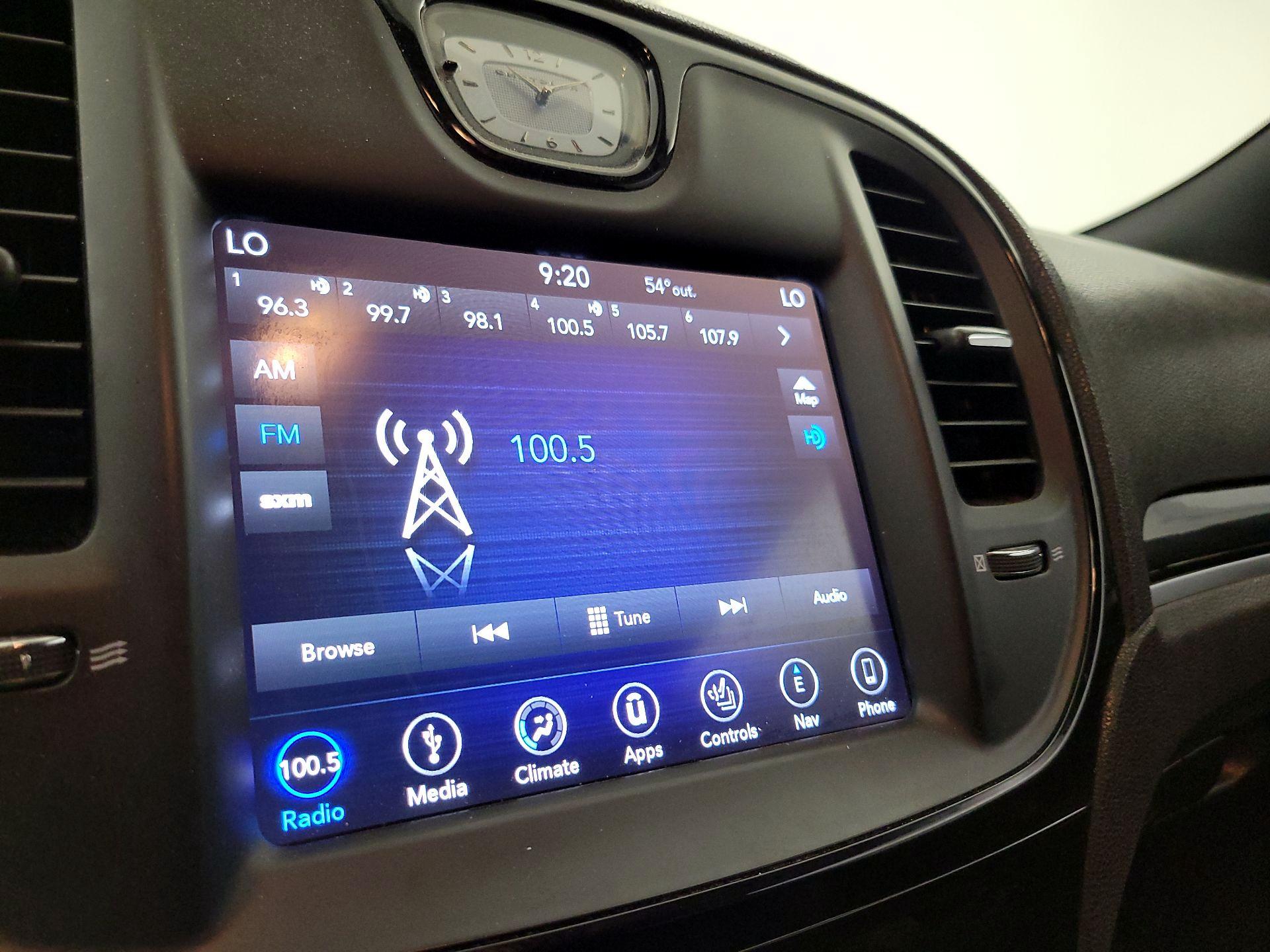 Thumbnail: 2018 Chrysler 300 - 16