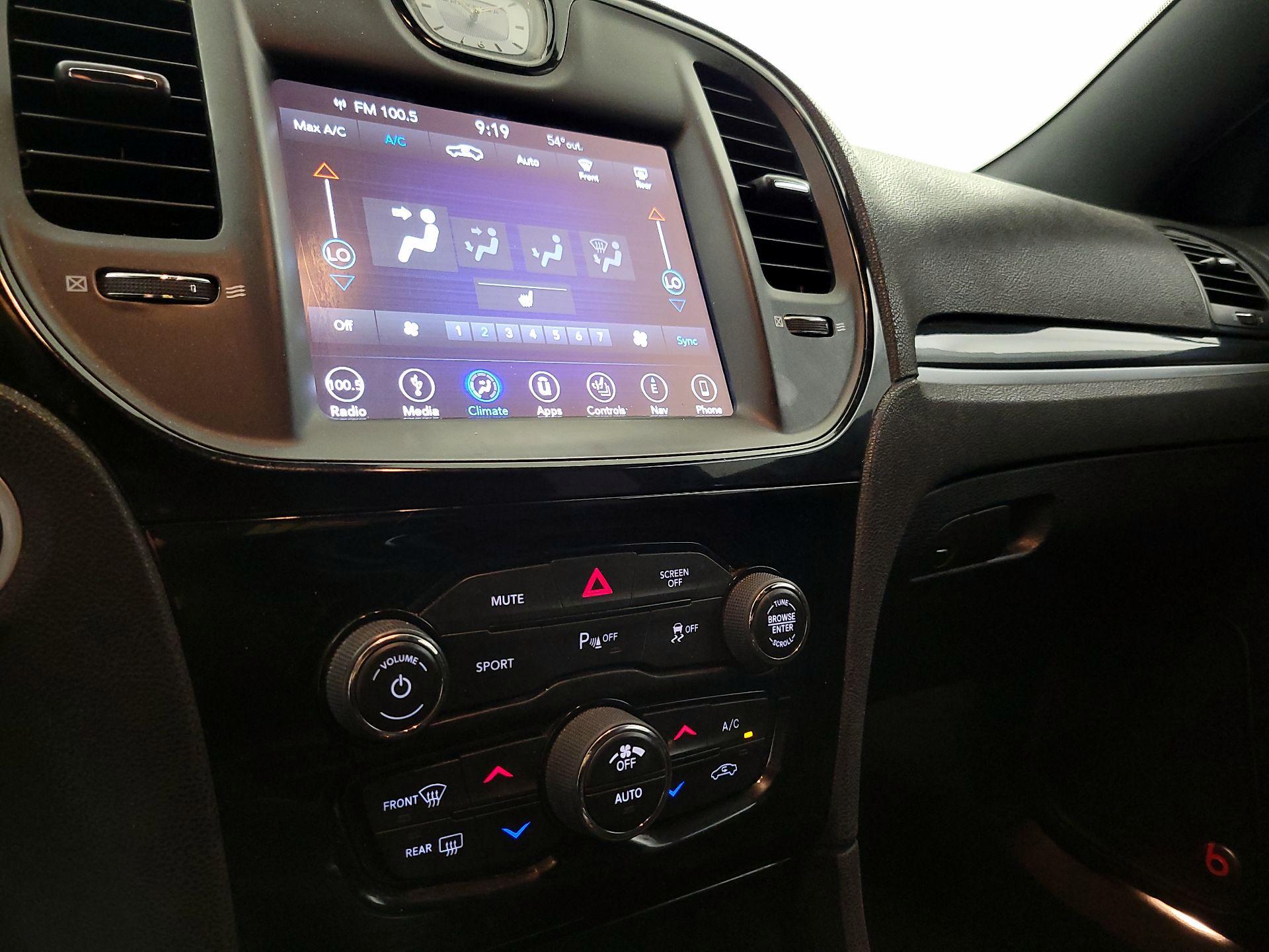 Thumbnail: 2018 Chrysler 300 - 17