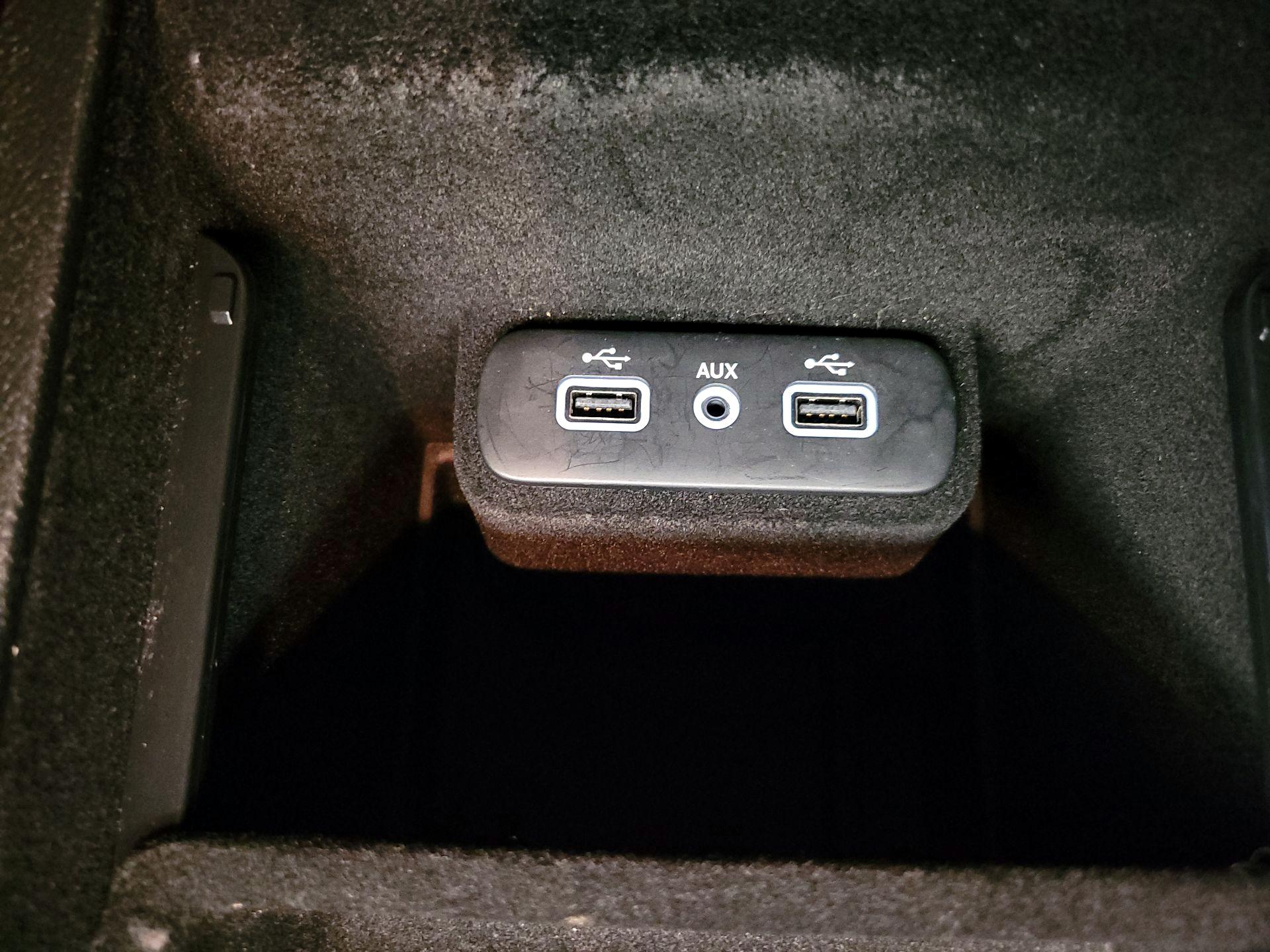 Thumbnail: 2018 Chrysler 300 - 19