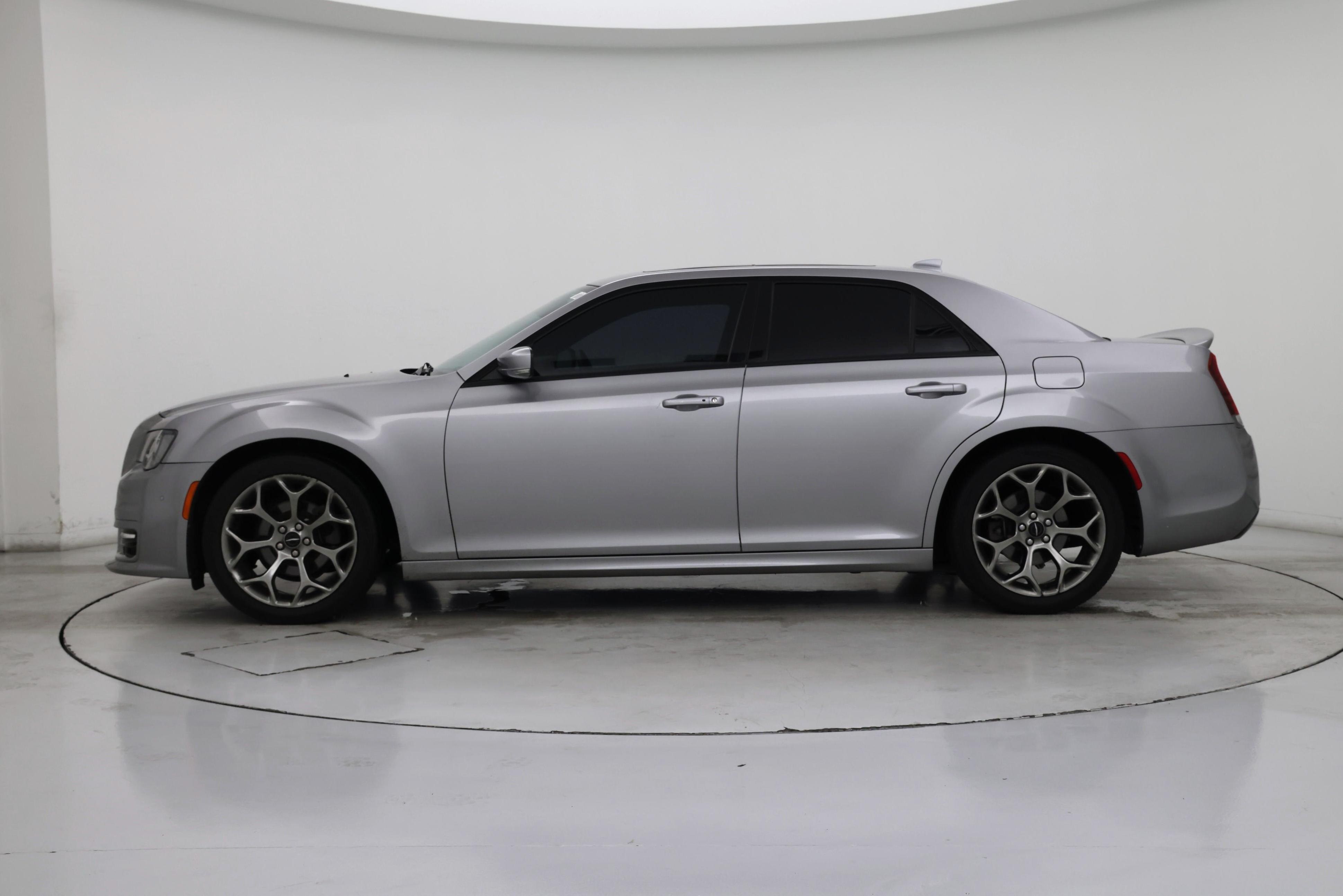 Thumbnail: 2018 Chrysler 300 - 3