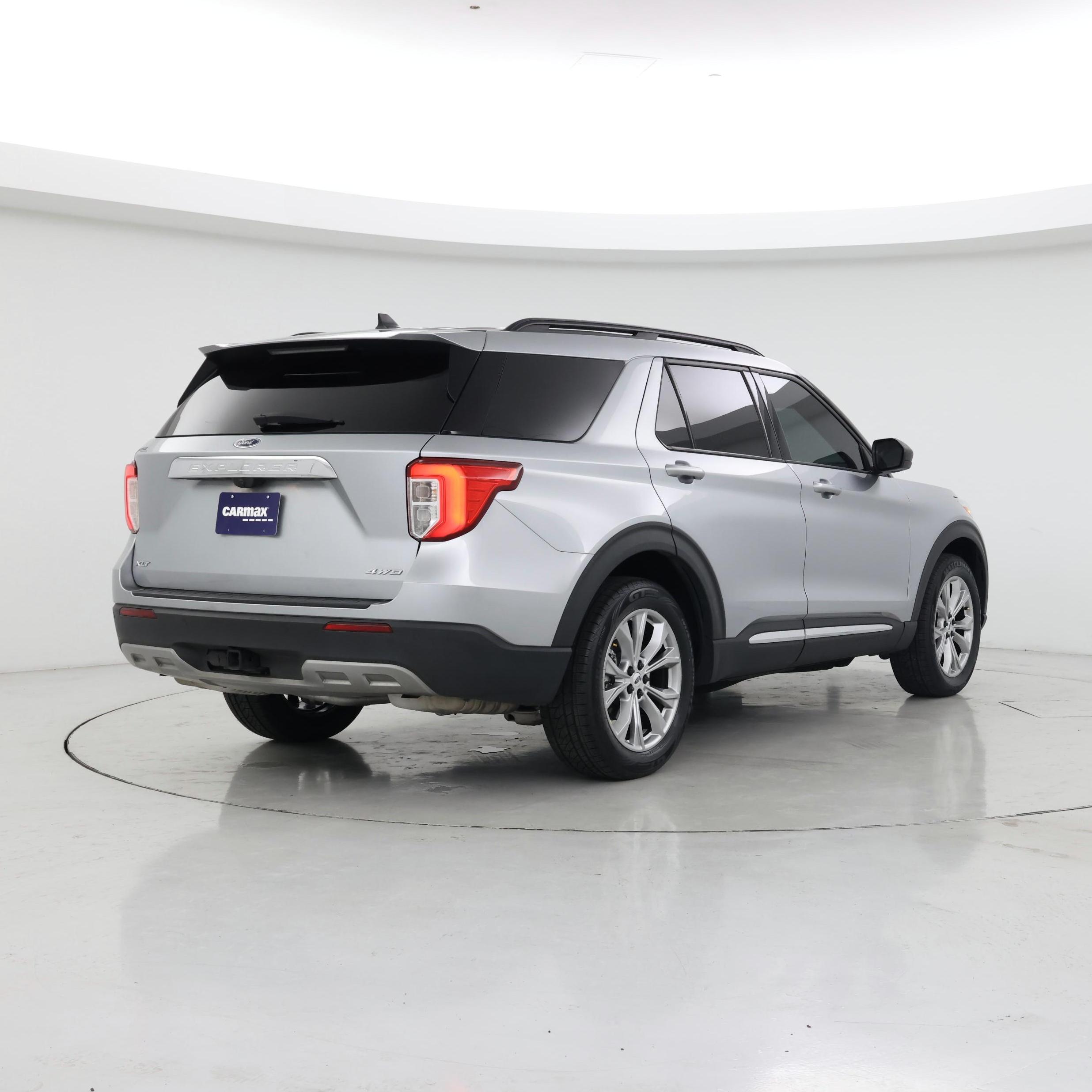 Thumbnail: 2022 Ford Explorer - 8