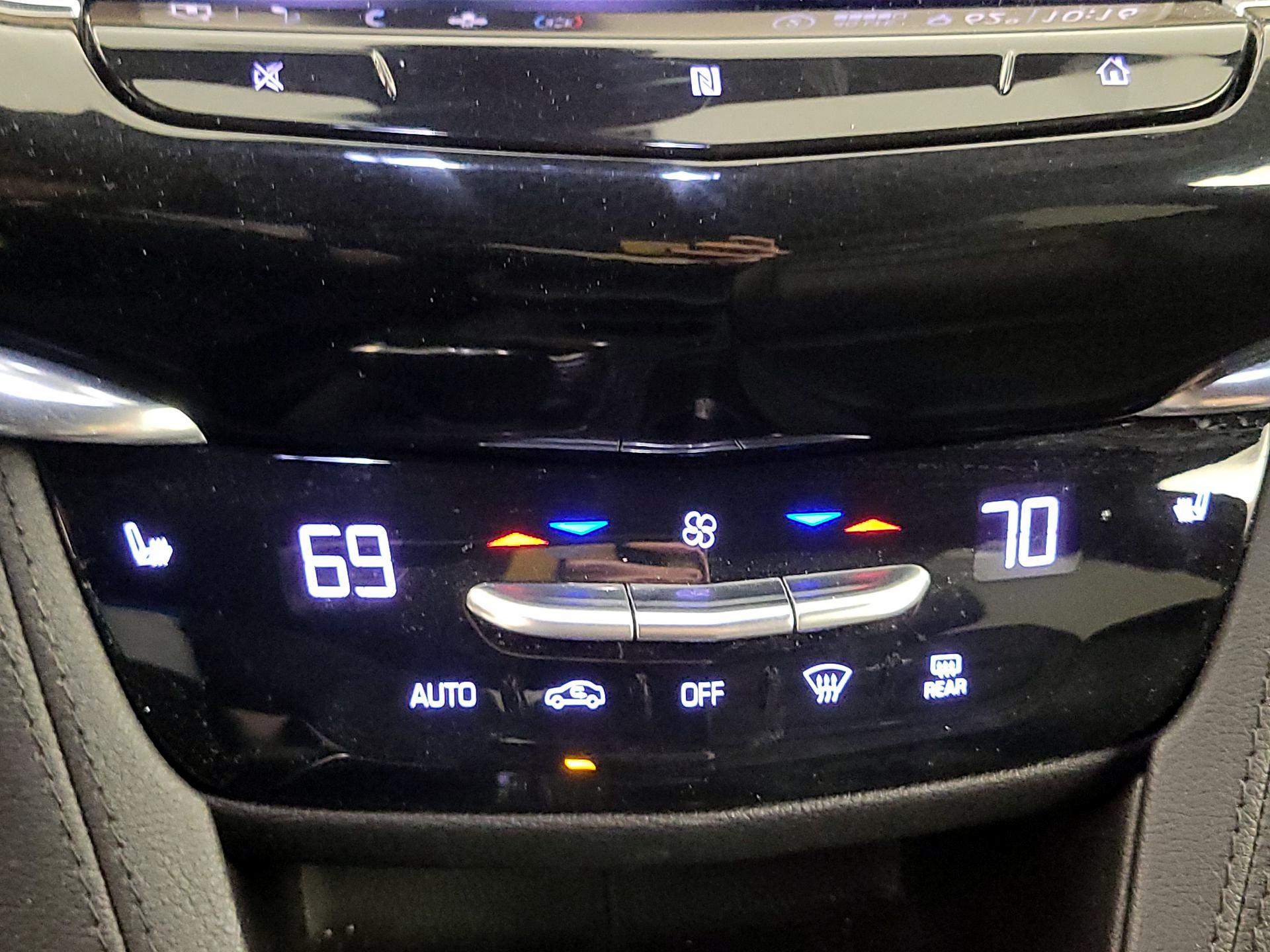 Thumbnail: 2020 Cadillac XT6 - 16