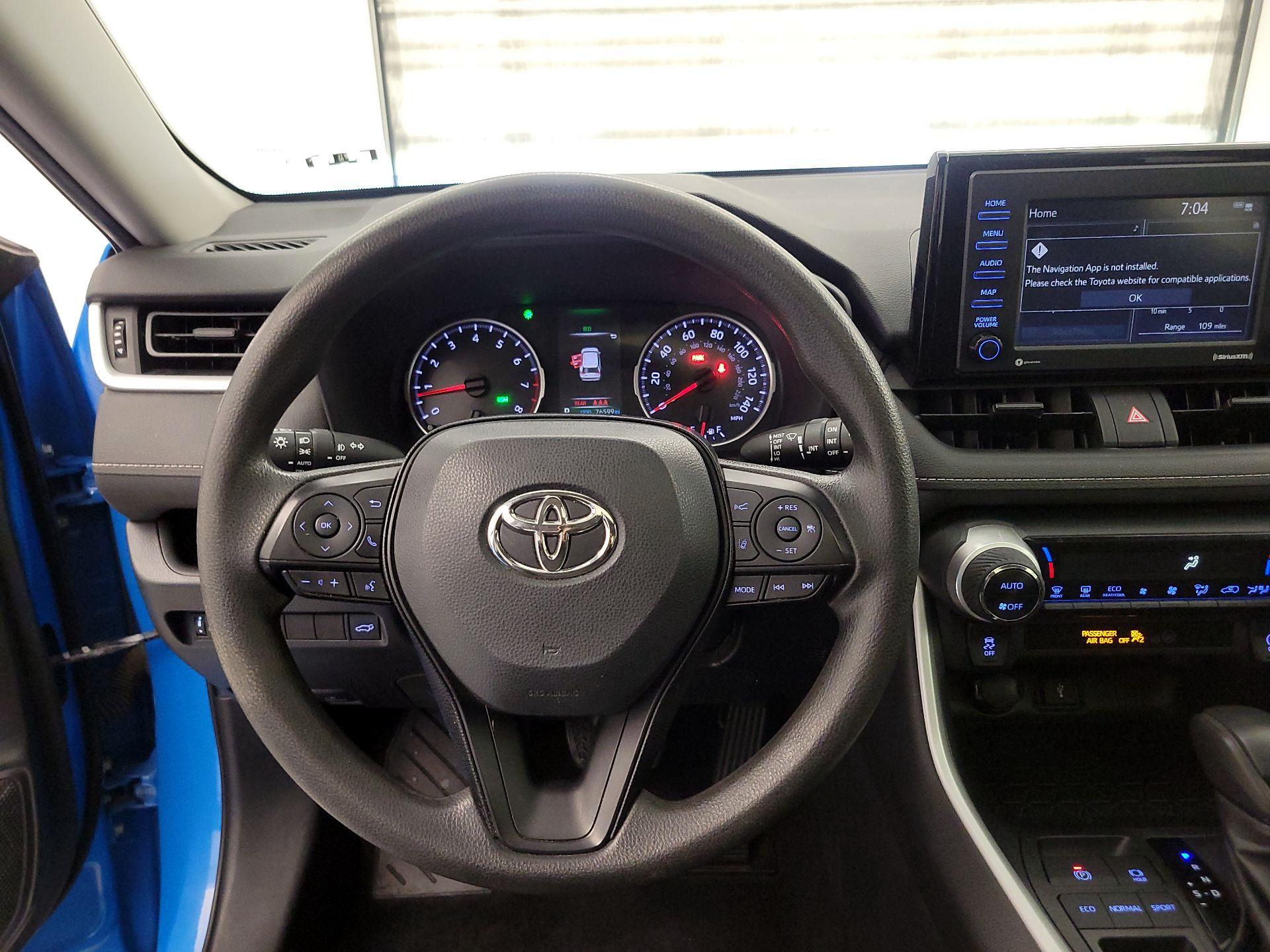 Thumbnail: 2020 Toyota RAV4 - 10