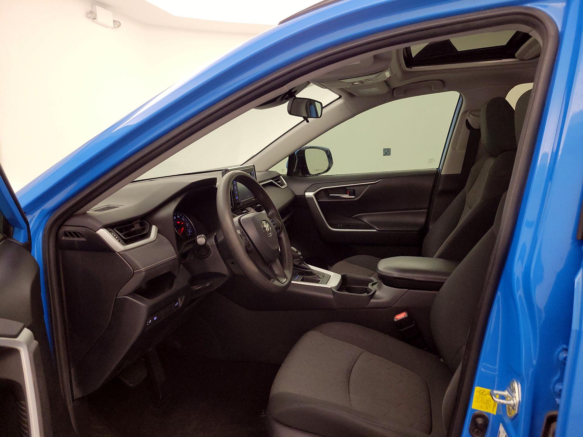 Thumbnail: 2020 Toyota RAV4 - 11