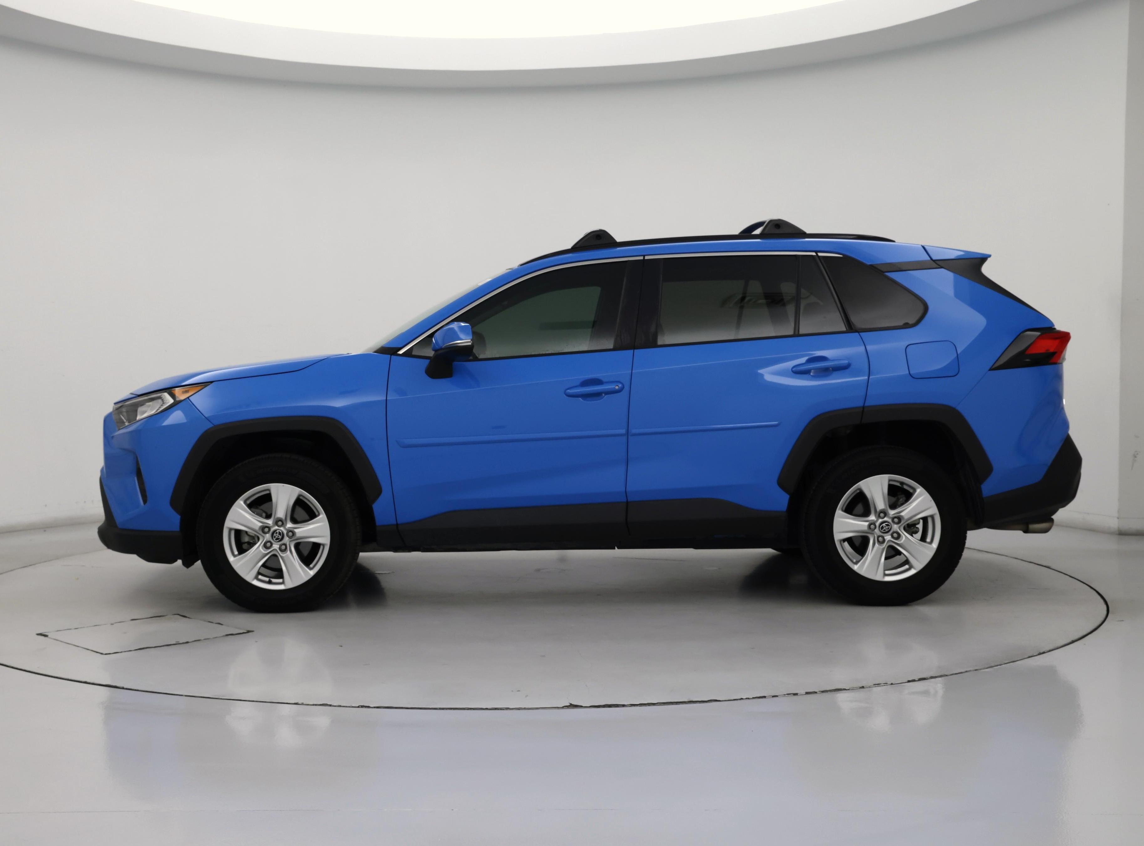 Thumbnail: 2020 Toyota RAV4 - 3