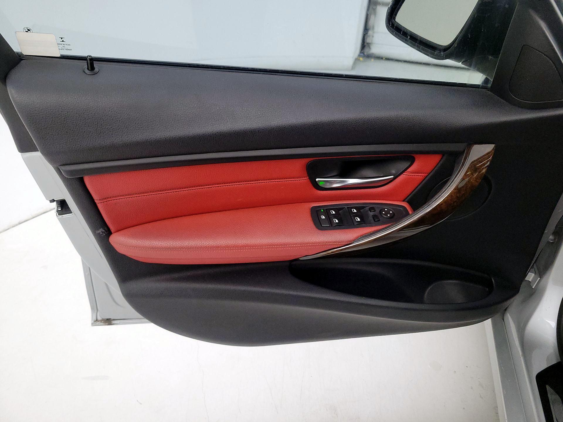 Thumbnail: 2015 BMW 3 Series - 12