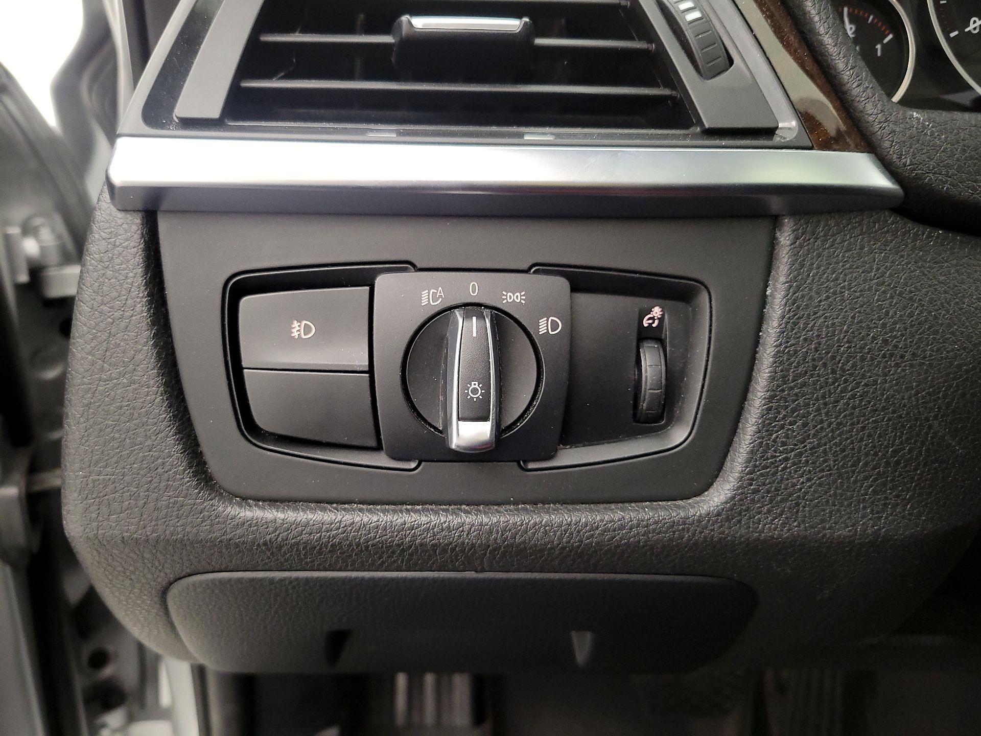 Thumbnail: 2015 BMW 3 Series - 13