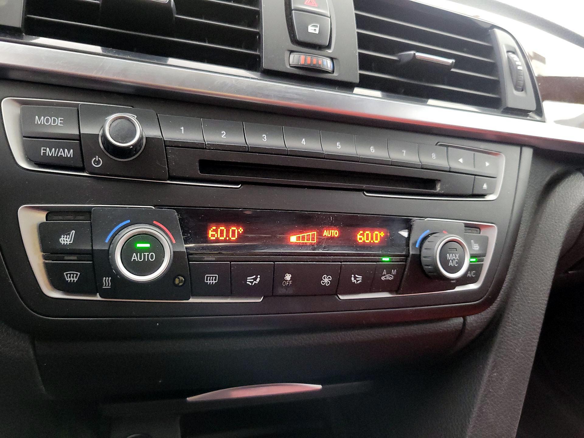 Thumbnail: 2015 BMW 3 Series - 17