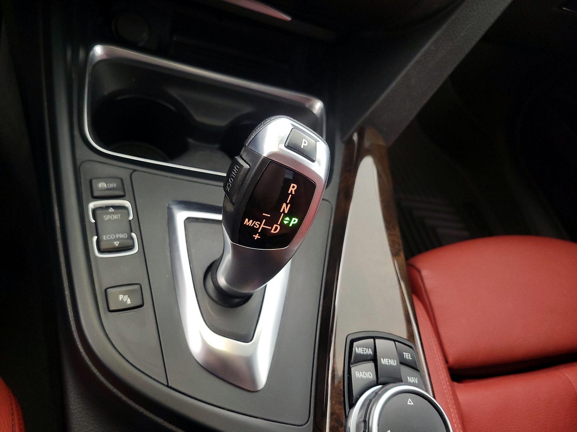 Thumbnail: 2015 BMW 3 Series - 18